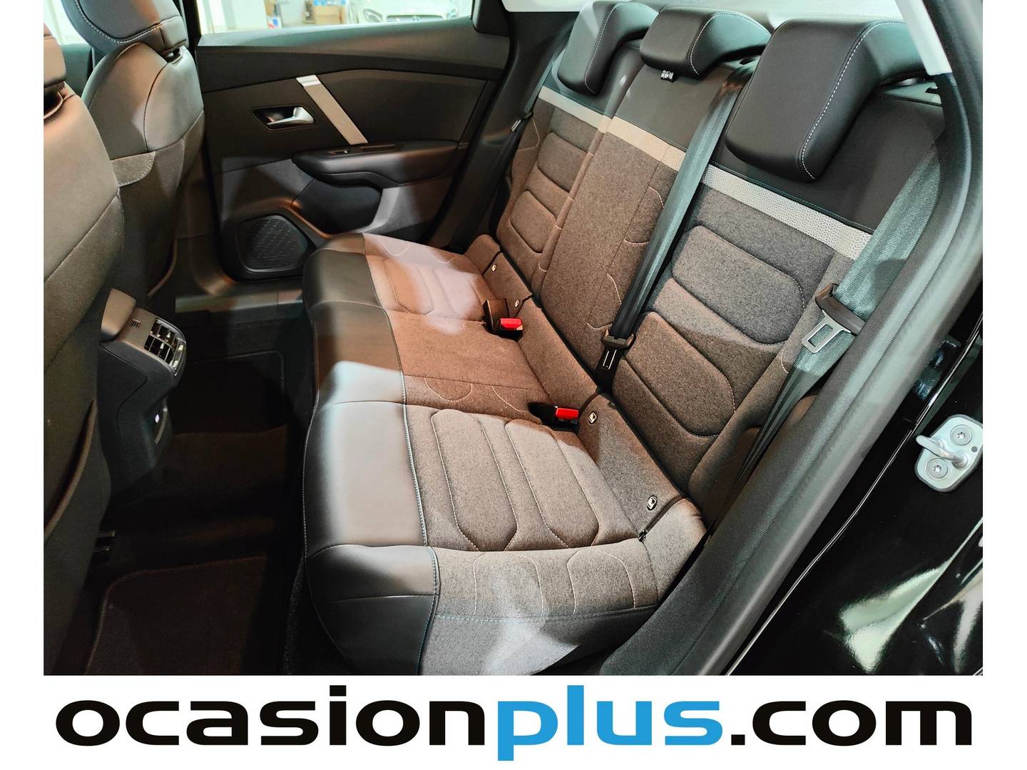 Foto Citroën C4 X Citroen C4 X PureTech 130 S&S Plus EAT8 (131 CV)