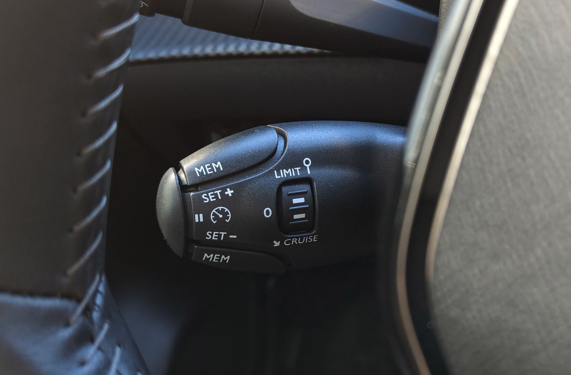 Peugeot 208 PureTech 100 Active - foto 25