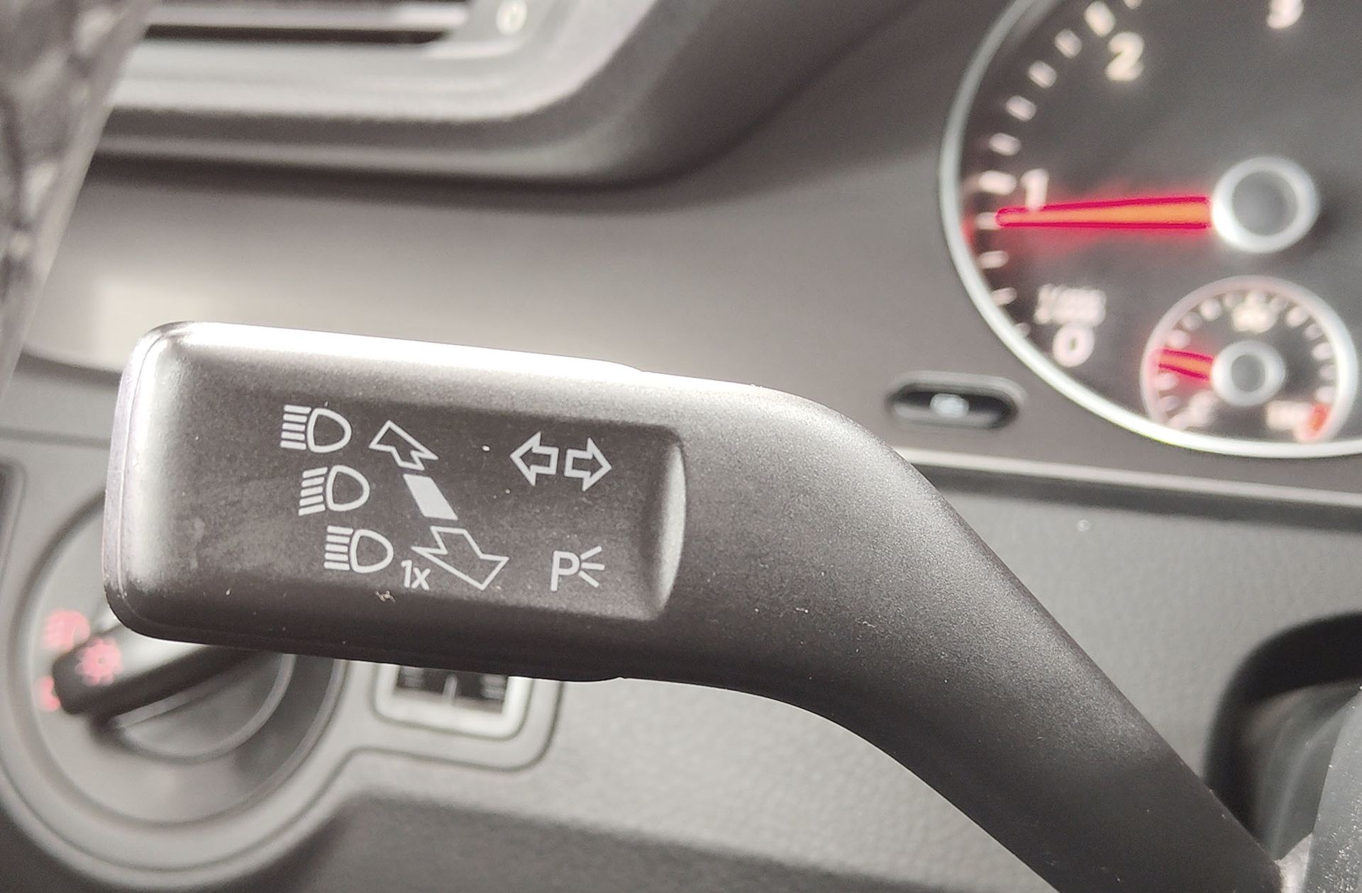 Volkswagen Passat 2.0 TDI DPF Edition Plus - foto 22
