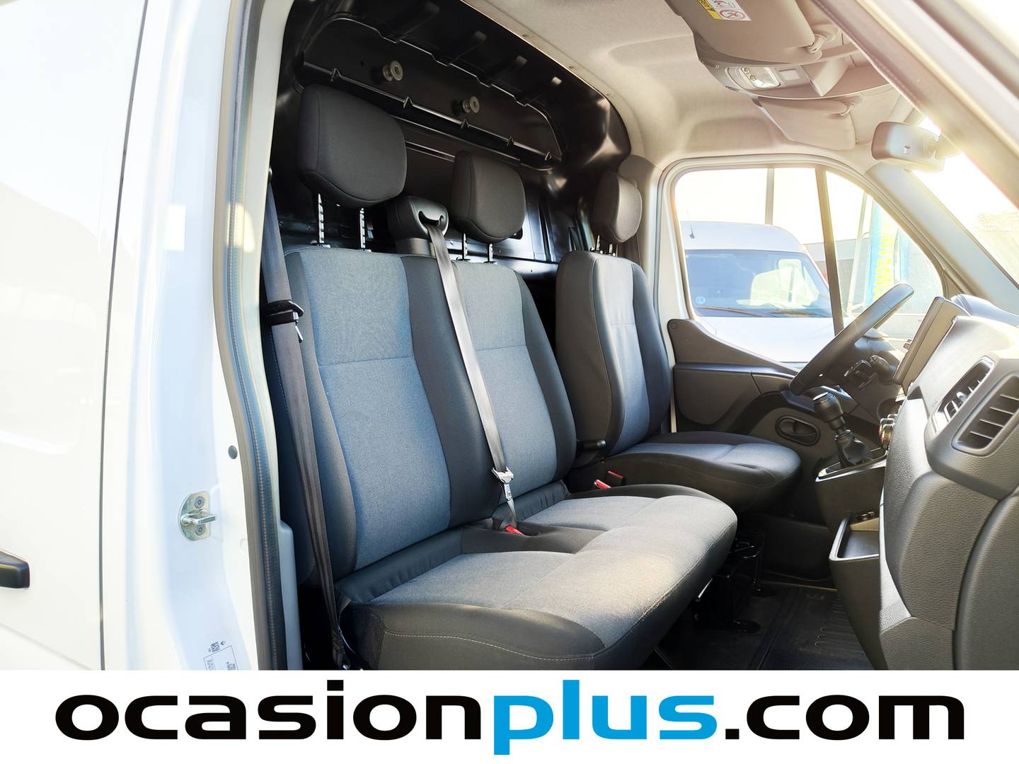 Foto asientos traseros Renault Master Renault Master Furgon L2H2 3500 Blue dCi (150 CV)