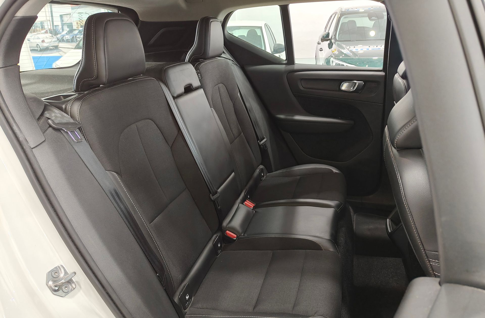 Volvo XC40 T4 Momentum - foto 18