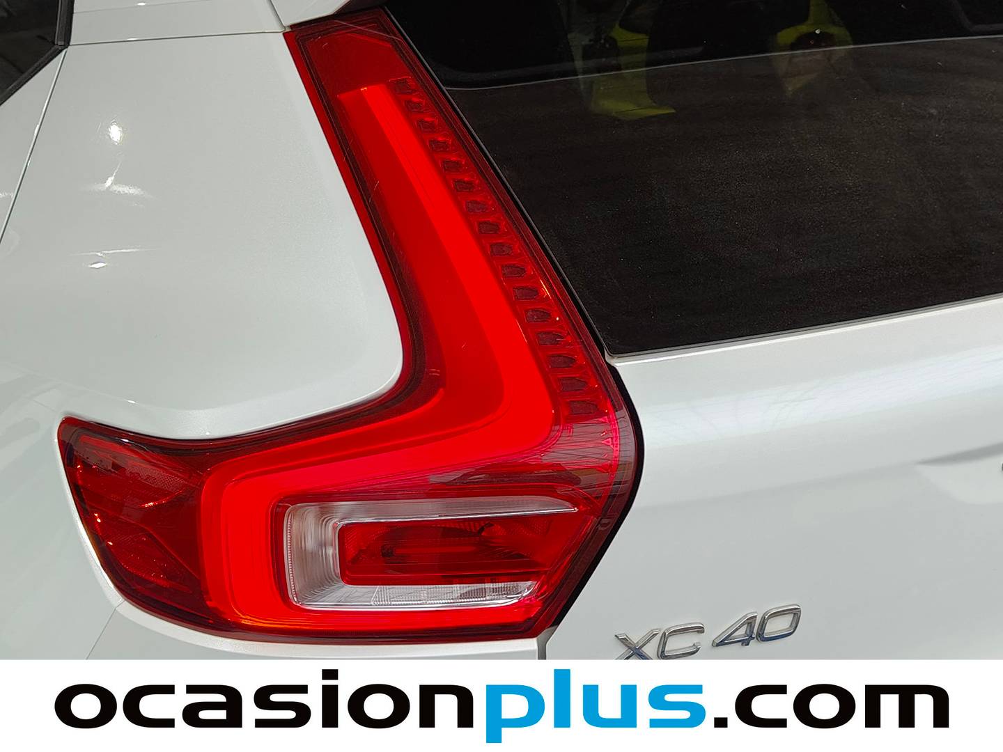 Volvo XC40 Volvo XC40 B3 Gasolina Mild hybrid Plus Dark Auto (163 CV) km 0