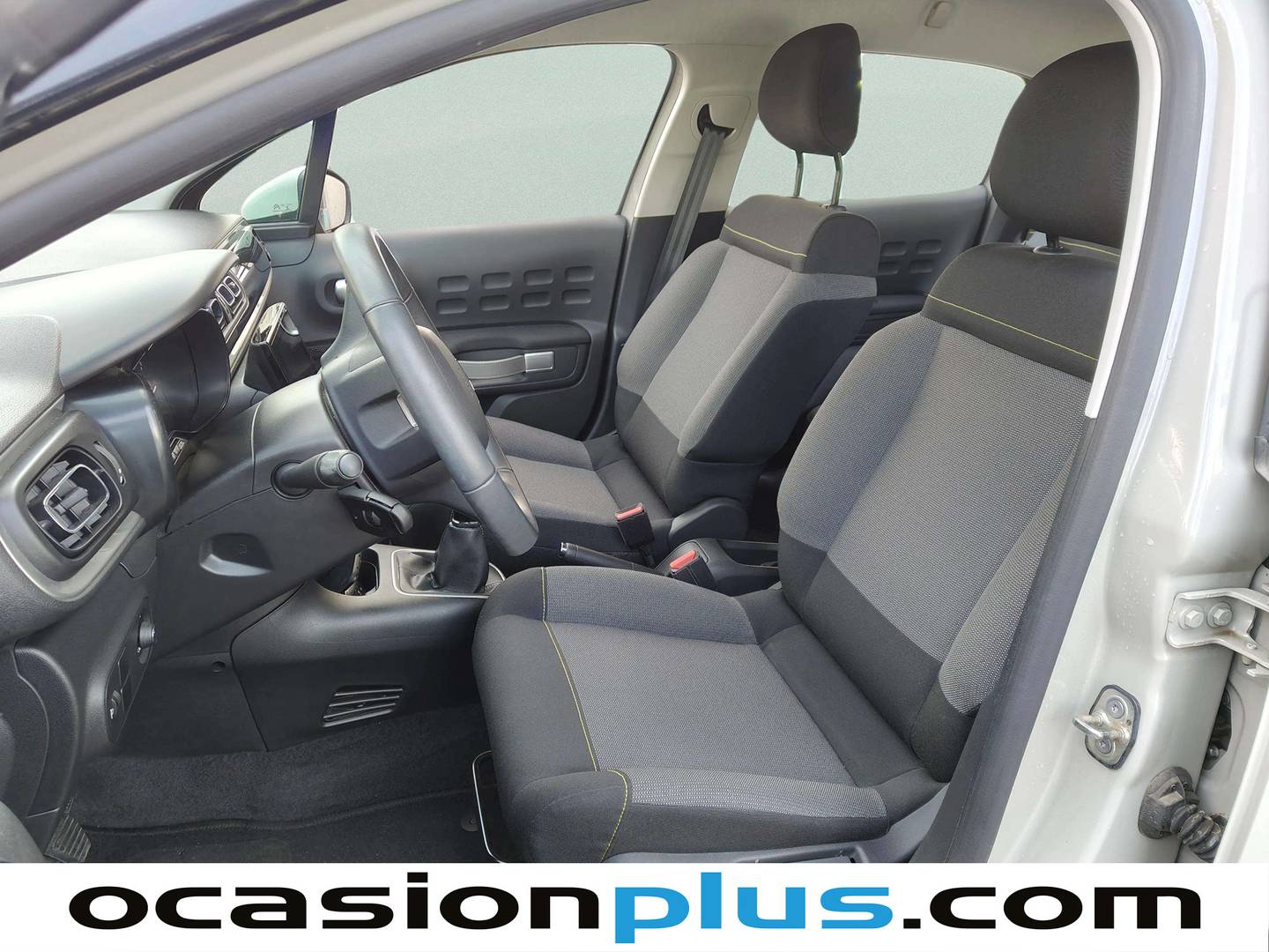 Foto asientos delanteros Citroën C3 Citroën C3 PureTech 83 Feel Pack (83 CV)