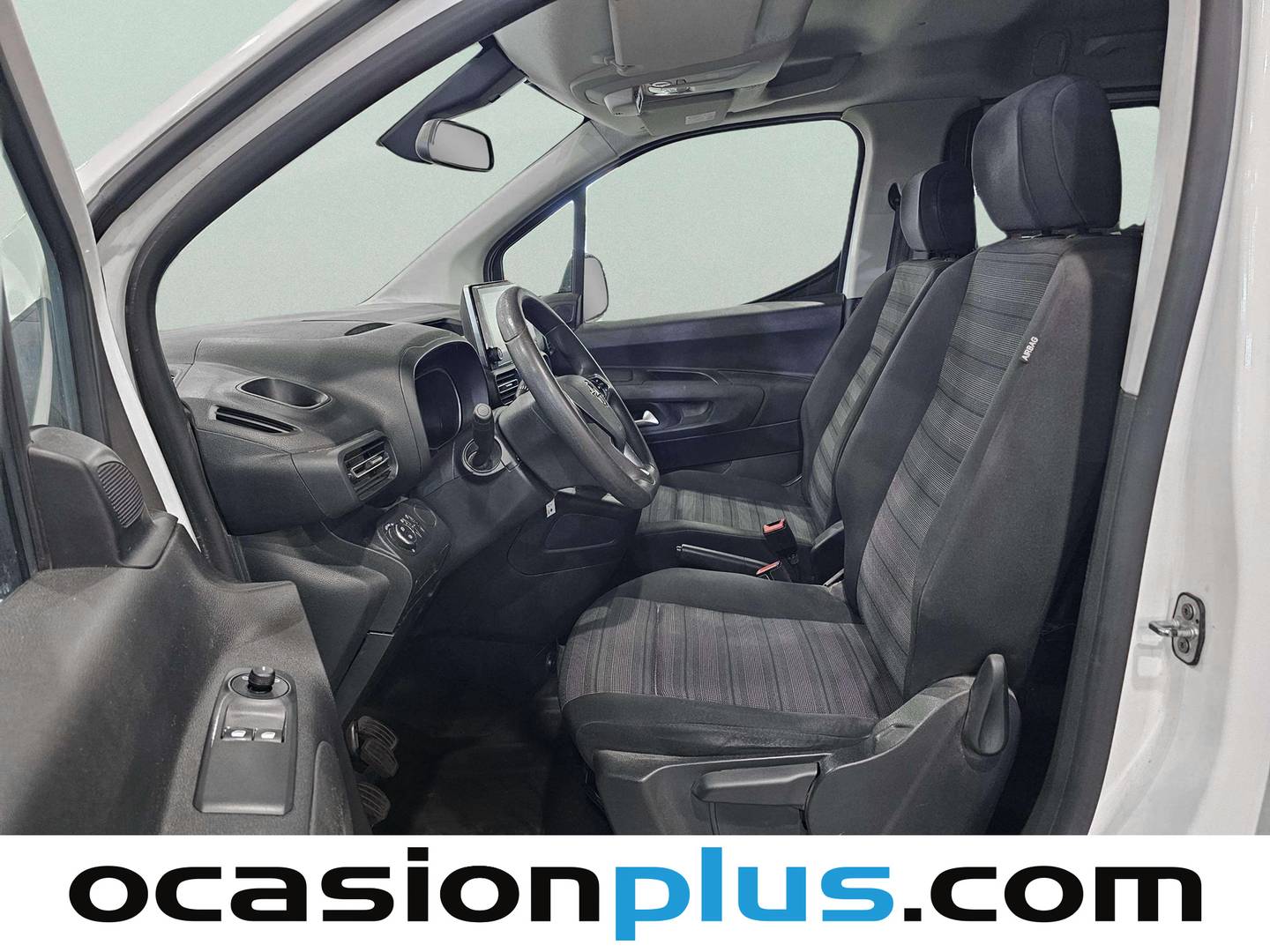 Foto asientos delanteros Opel Combo Life Opel Combo Life 1.5 TD S&S Selective L (102 CV)