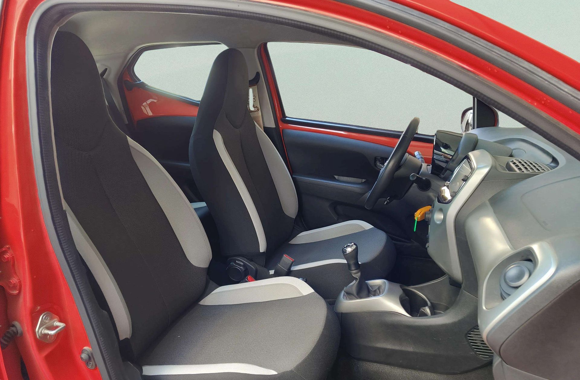 Toyota Aygo 1.0 70 x-play - foto 15