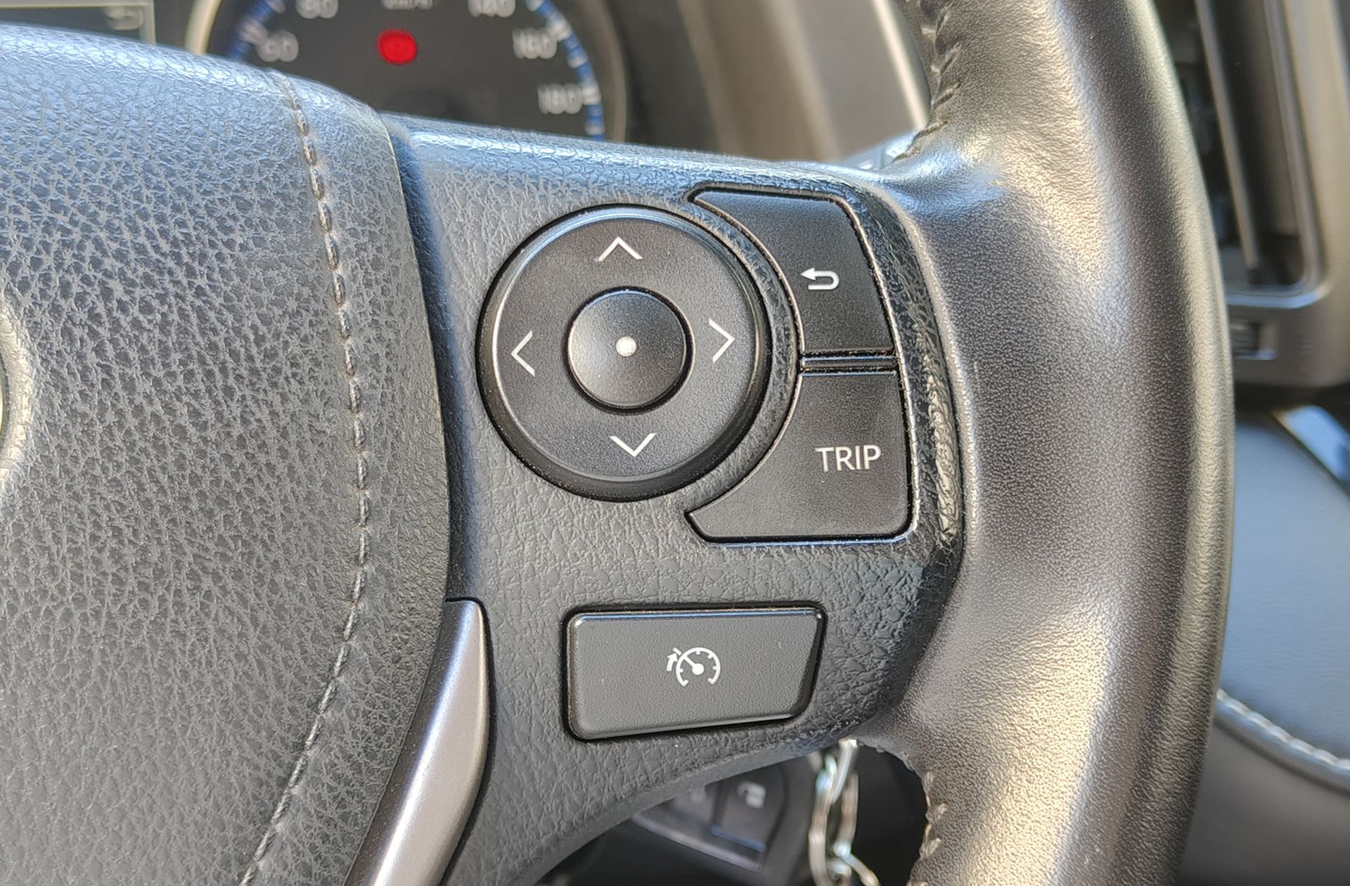 Toyota RAV4 150D 2WD Advance - foto 30