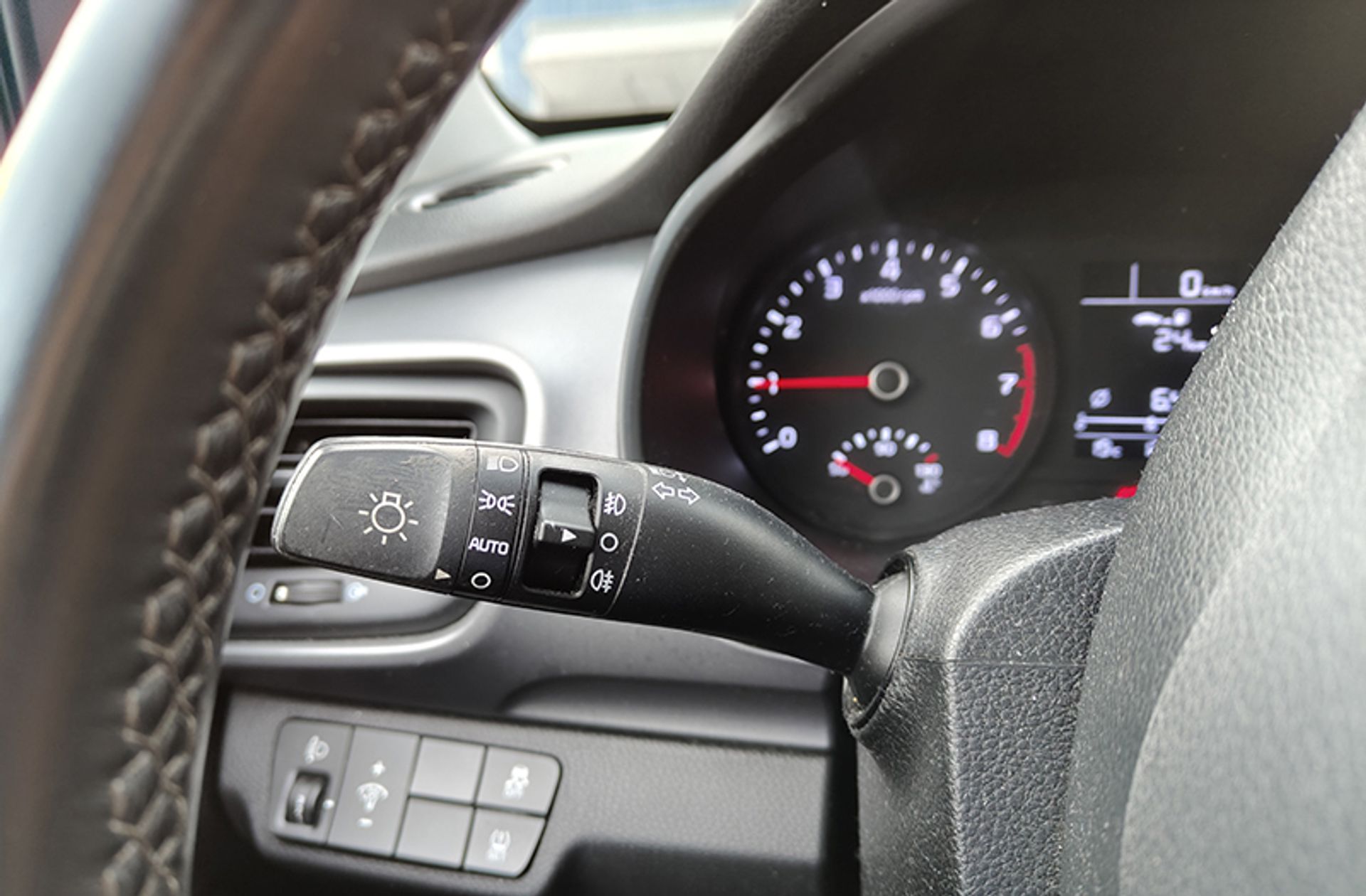 Kia Stonic 1.2 Cvvt Eco-Dynamic Concept - foto 27