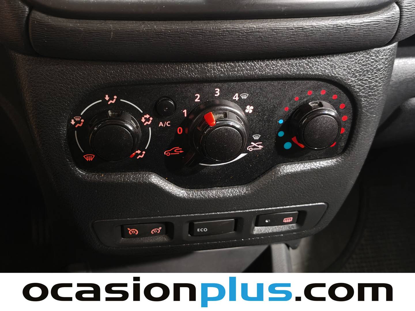 Extras y acabados del Dacia Dokker Dacia Dokker Van Essential 1.6 ECO-G (109 CV) GLP