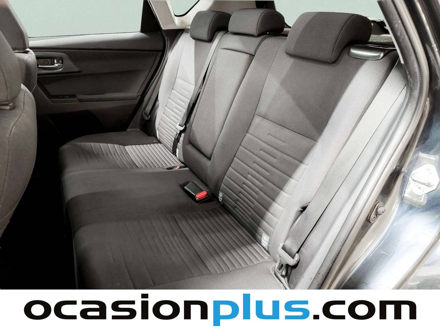 Foto asientos traseros Toyota Auris Toyota Auris 120T Touring Sports Active (116 CV)