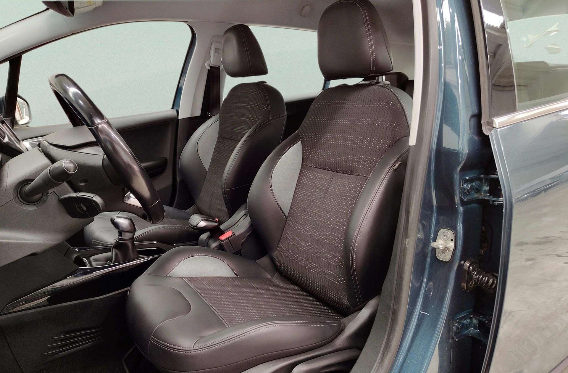Peugeot 2008 BlueHDi 100 Allure - foto 13