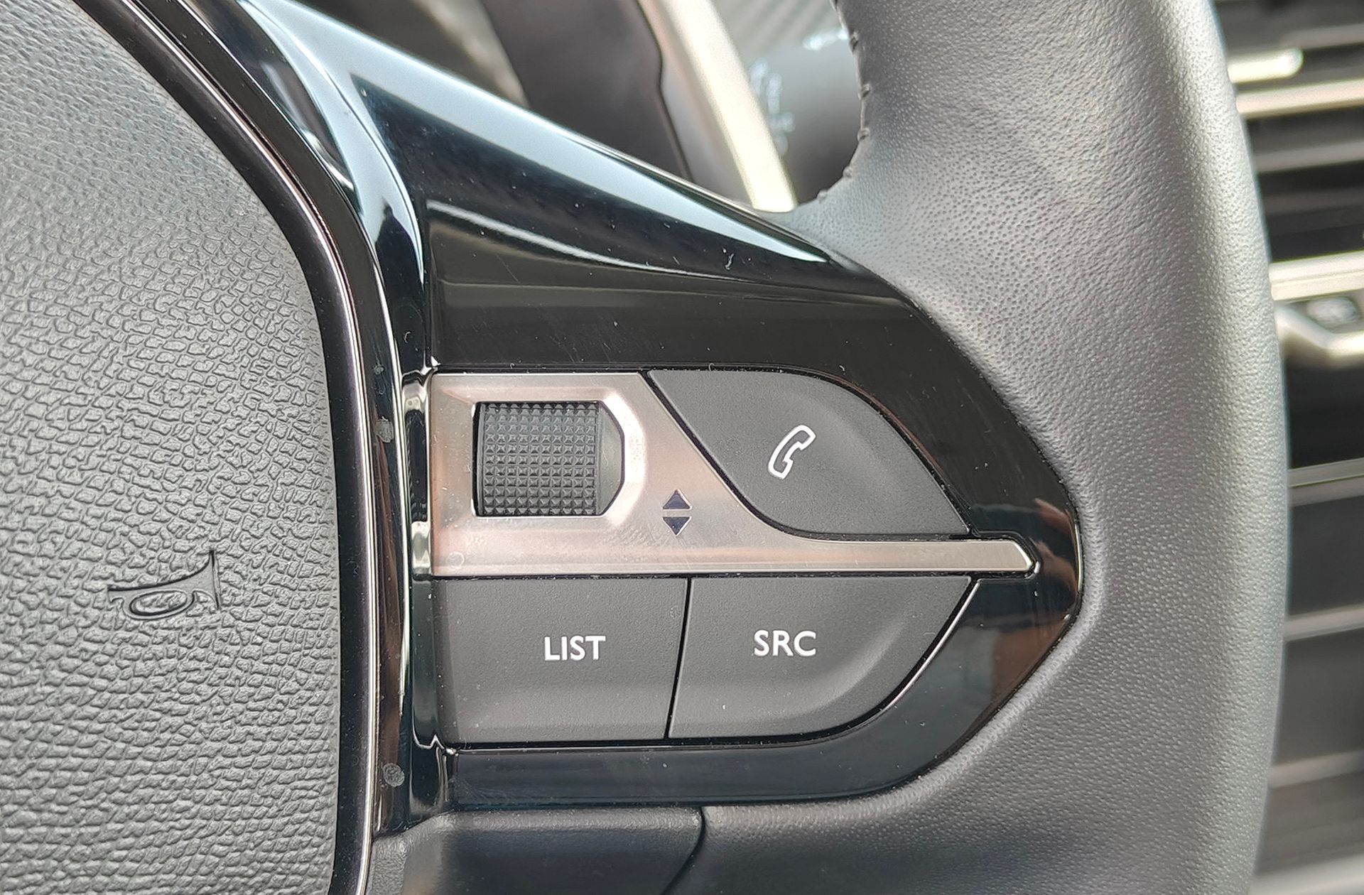 Peugeot 208 Style Hybrid 110 eDCS6 - foto 26