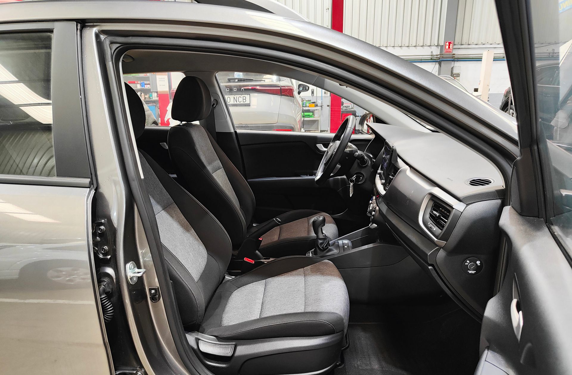 Kia Stonic 1.0 T-GDi MHEV Concept - foto 16