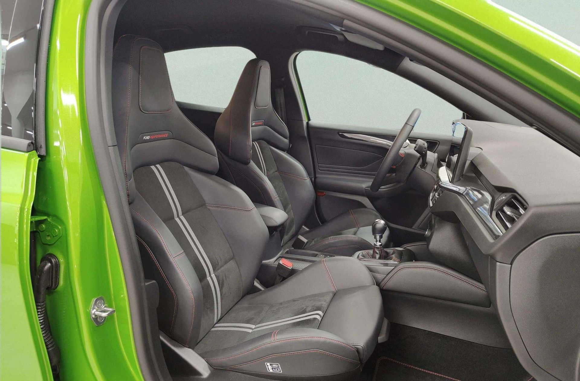 Ford Focus 2.3 EcoBoost ST - foto 27