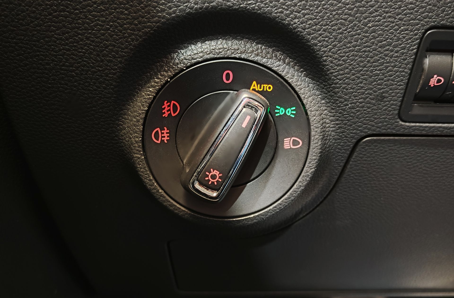 SEAT Arona 1.6 TDI Ecomotive Style - foto 9