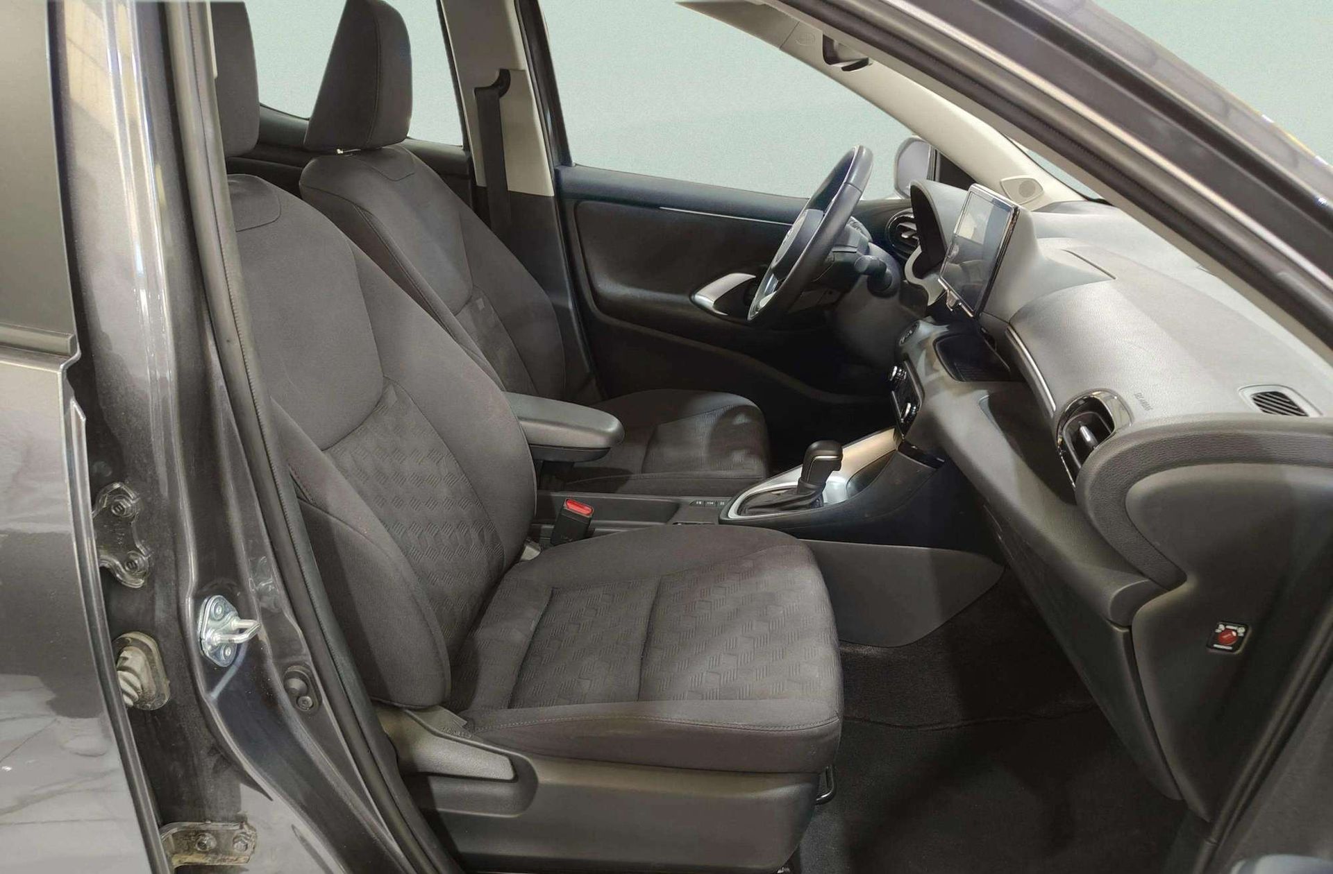 Toyota Yaris 120H Active Plus - foto 16