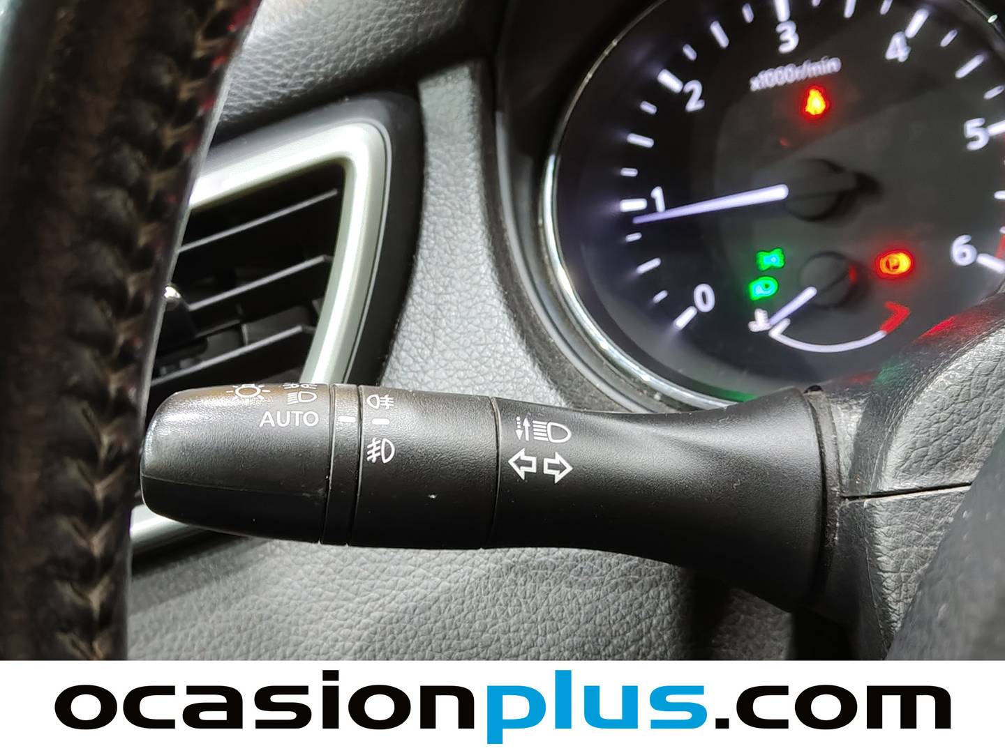 Equipamiento del Nissan QASHQAI Nissan Qashqai dCi 130 Acenta 4x4 (130 CV)