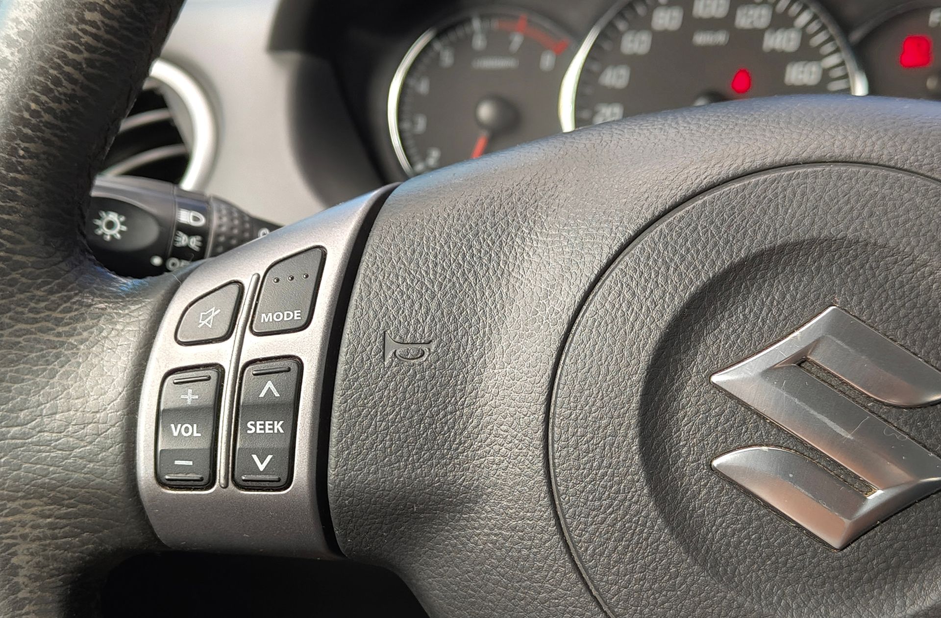 Suzuki Swift 1.3 GL - foto 23