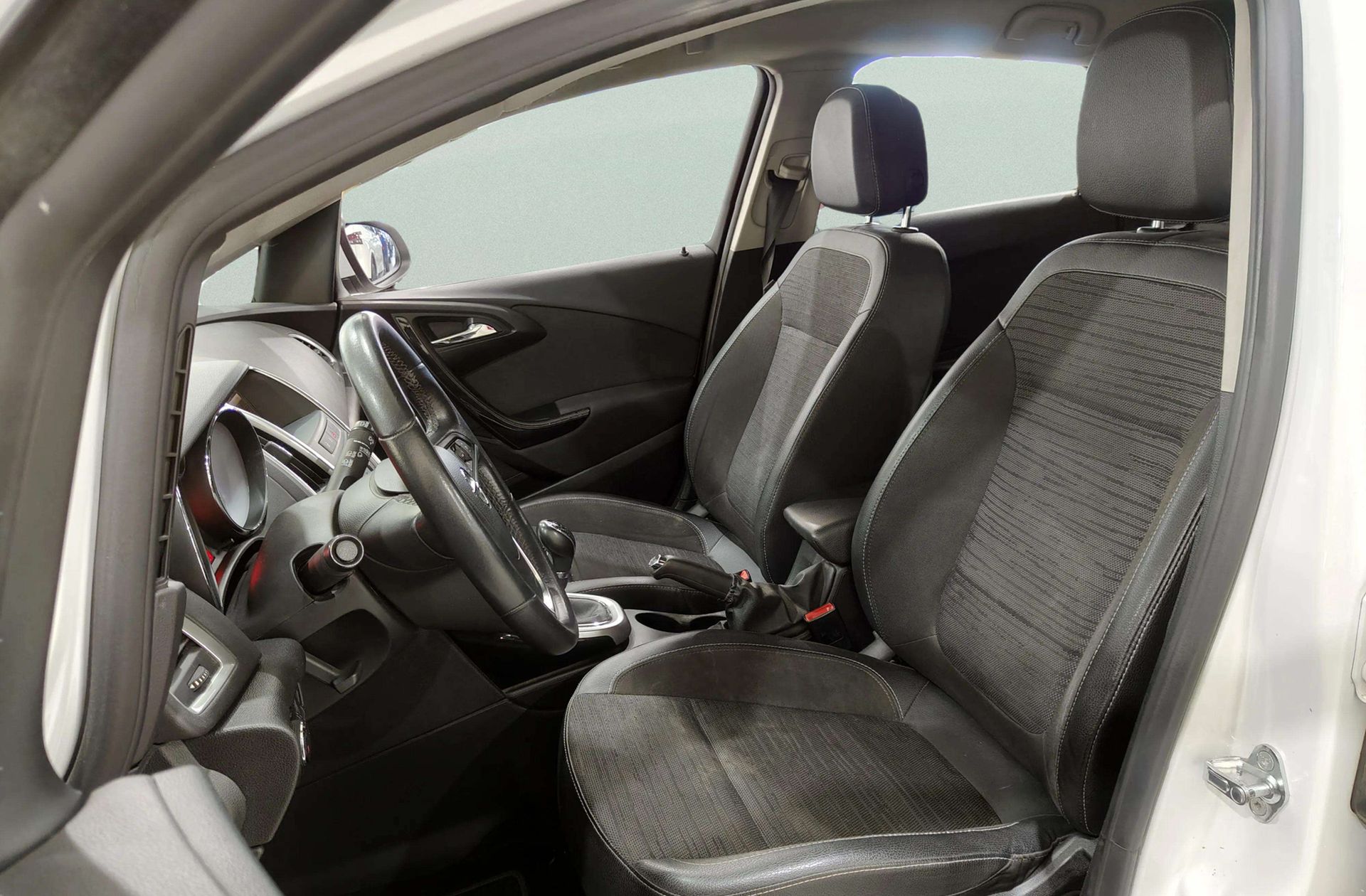 Opel Astra 2.0 CDTi Excellence - foto 11