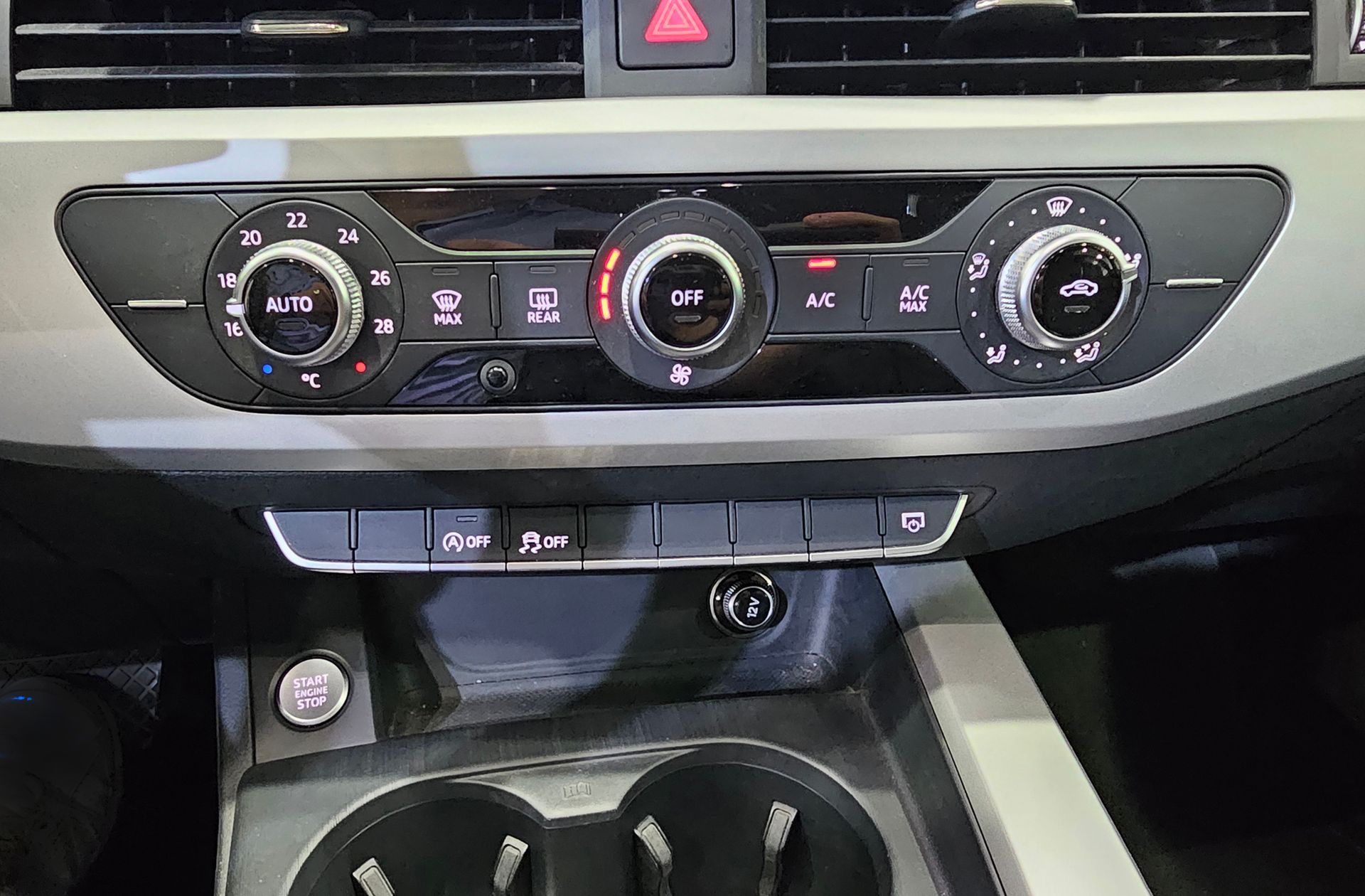 Audi A4 2.0 TDI S tronic - foto 32
