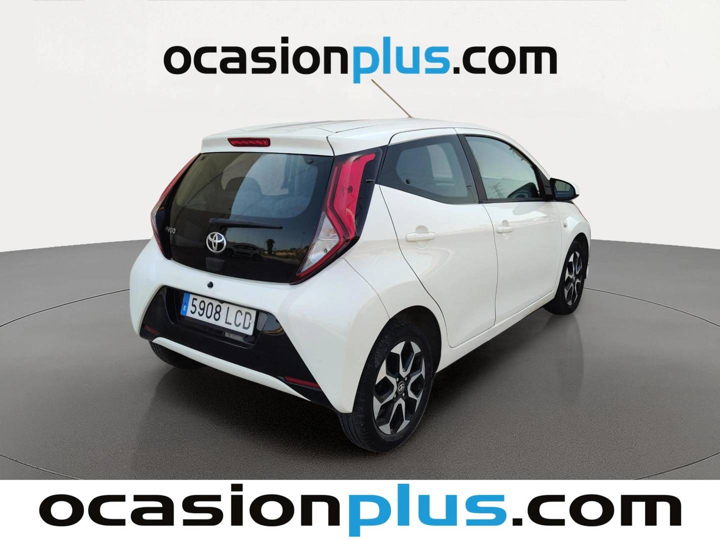 Foto trasera Toyota Aygo Toyota Aygo 1.0 70 x-play (72 CV) derecha