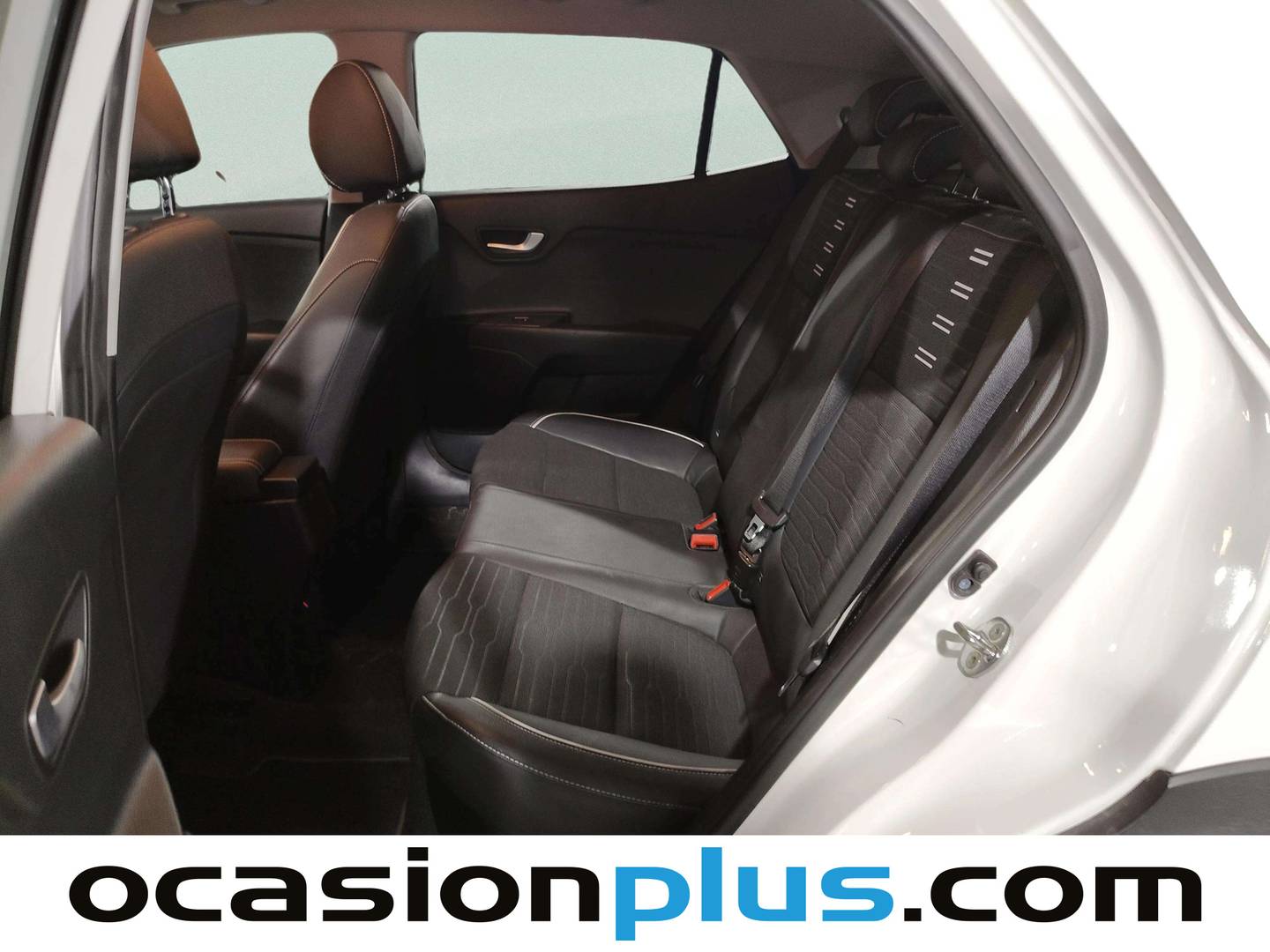 Foto asientos traseros KIA Stonic KIA Stonic 1.0 T-GDi MHEV iMT GT Line (120 CV)