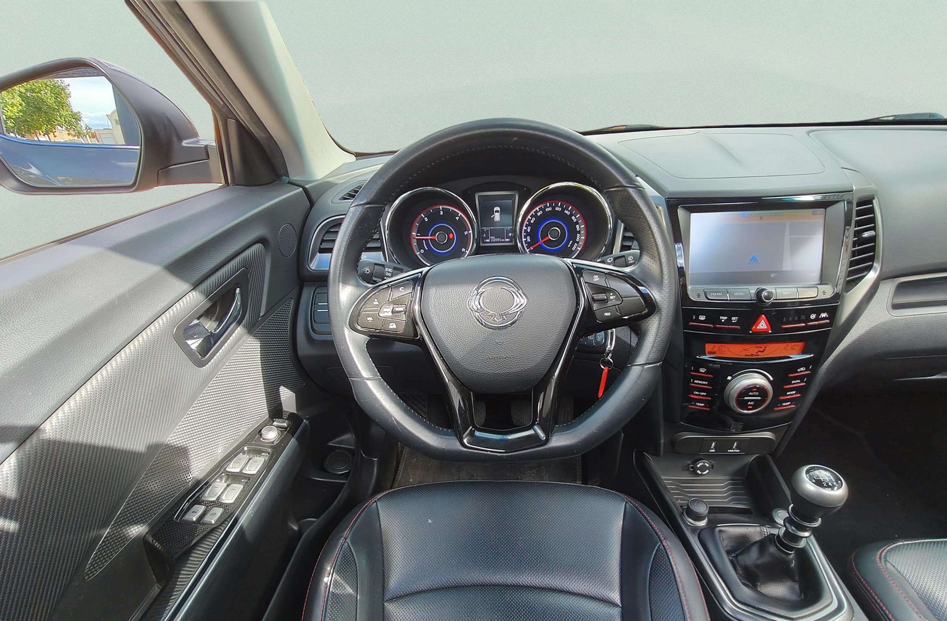 SsangYong XLV D16T Limited - foto 23