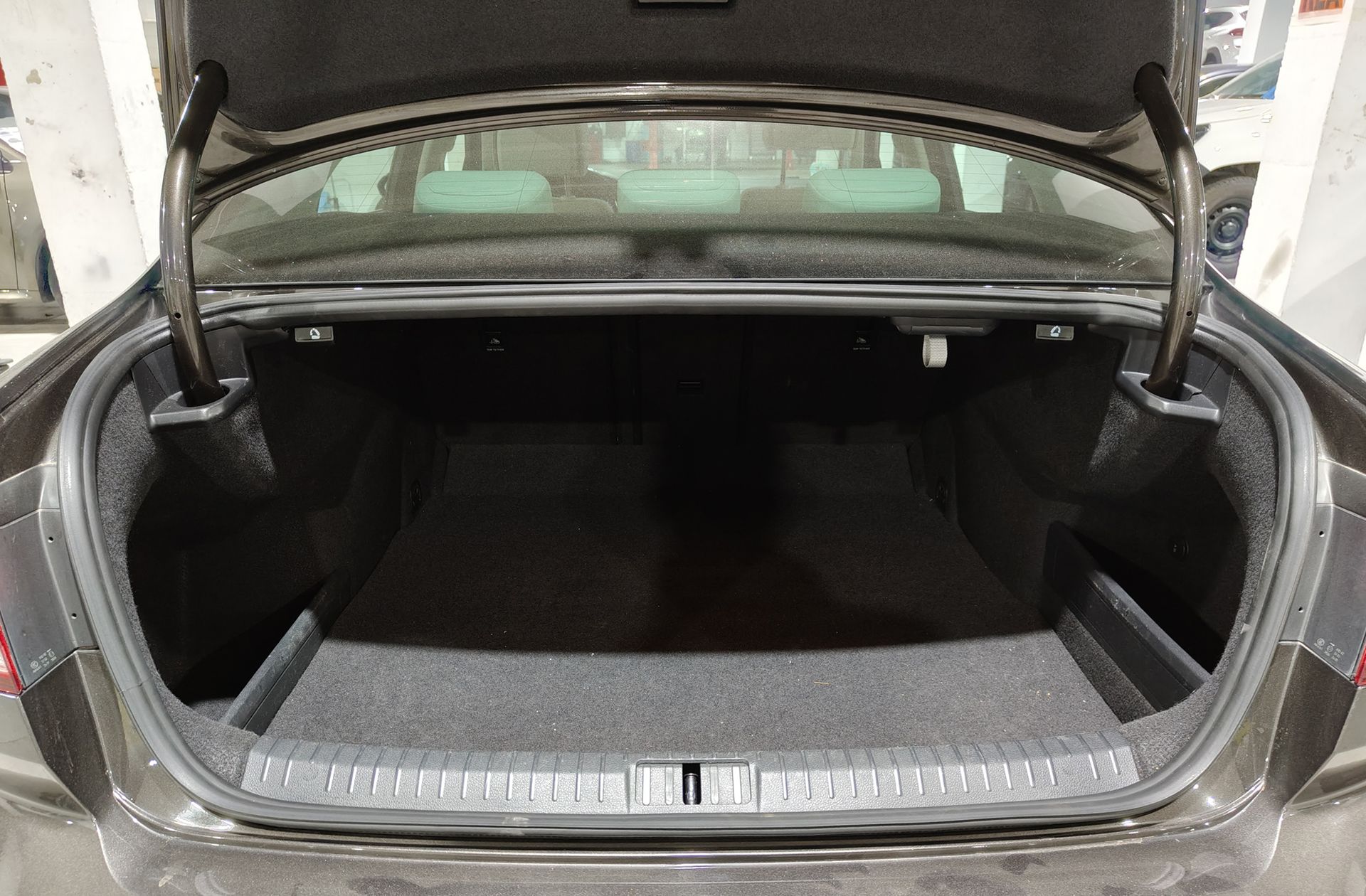 Volkswagen Passat 2.0 TDI BMT - foto 16