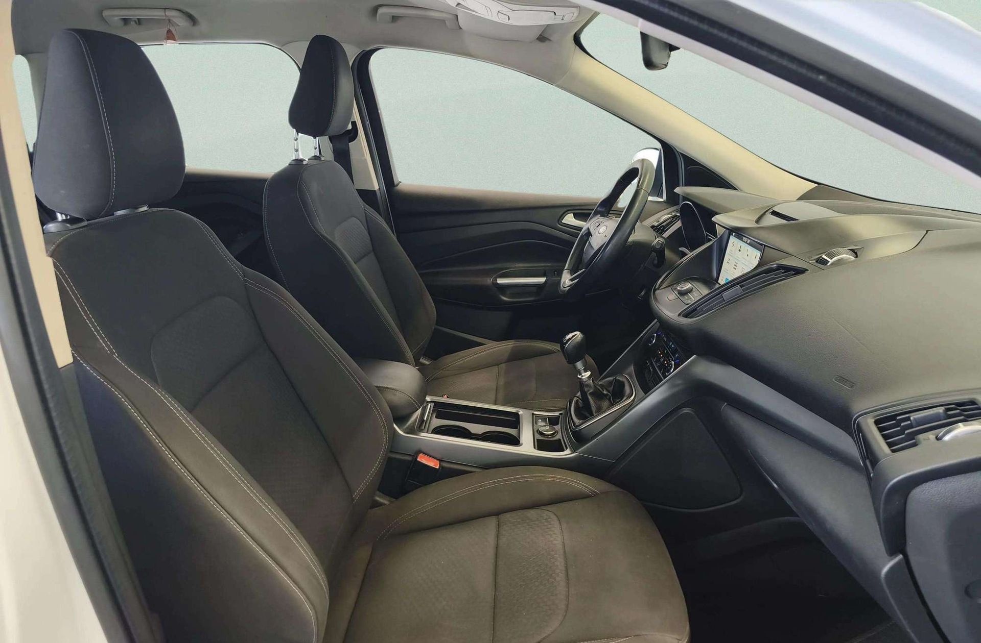 Ford Kuga 1.5 EcoBoost Trend+ 4x2 - foto 19