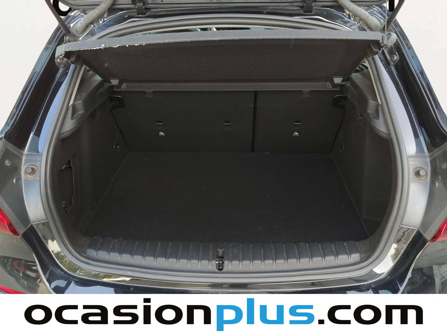 Fotos maletero BMW Serie 1 BMW Serie 1 118d Business (150 CV)