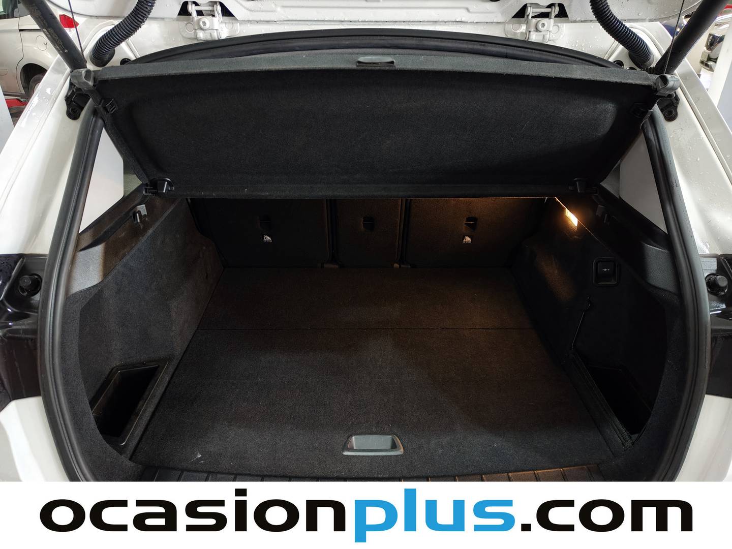 Fotos maletero BMW X1 BMW X1 sDrive18d (150 CV)