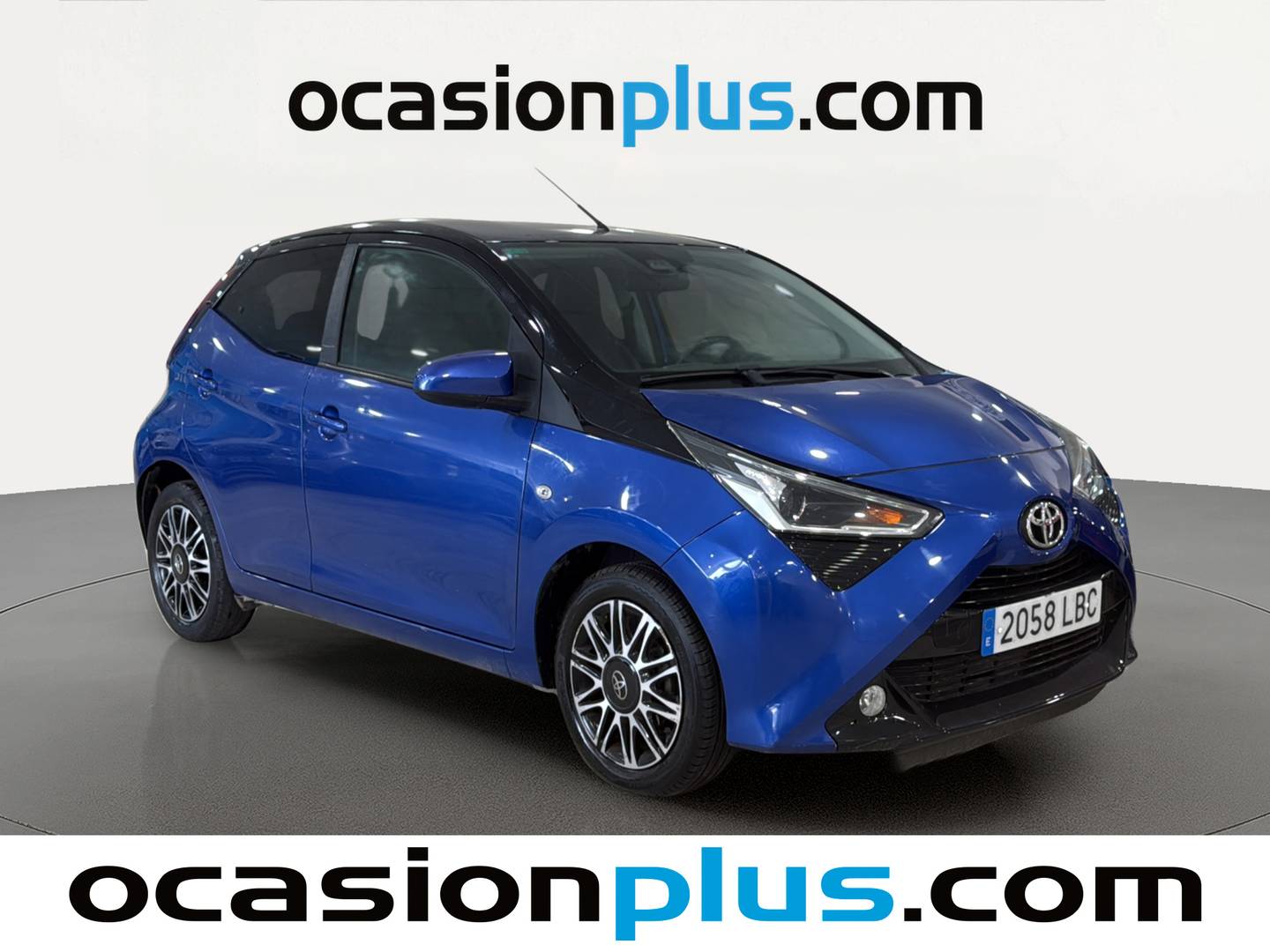 Foto delantera Toyota Aygo Toyota Aygo 1.0 x-clusiv (72 CV) derecha