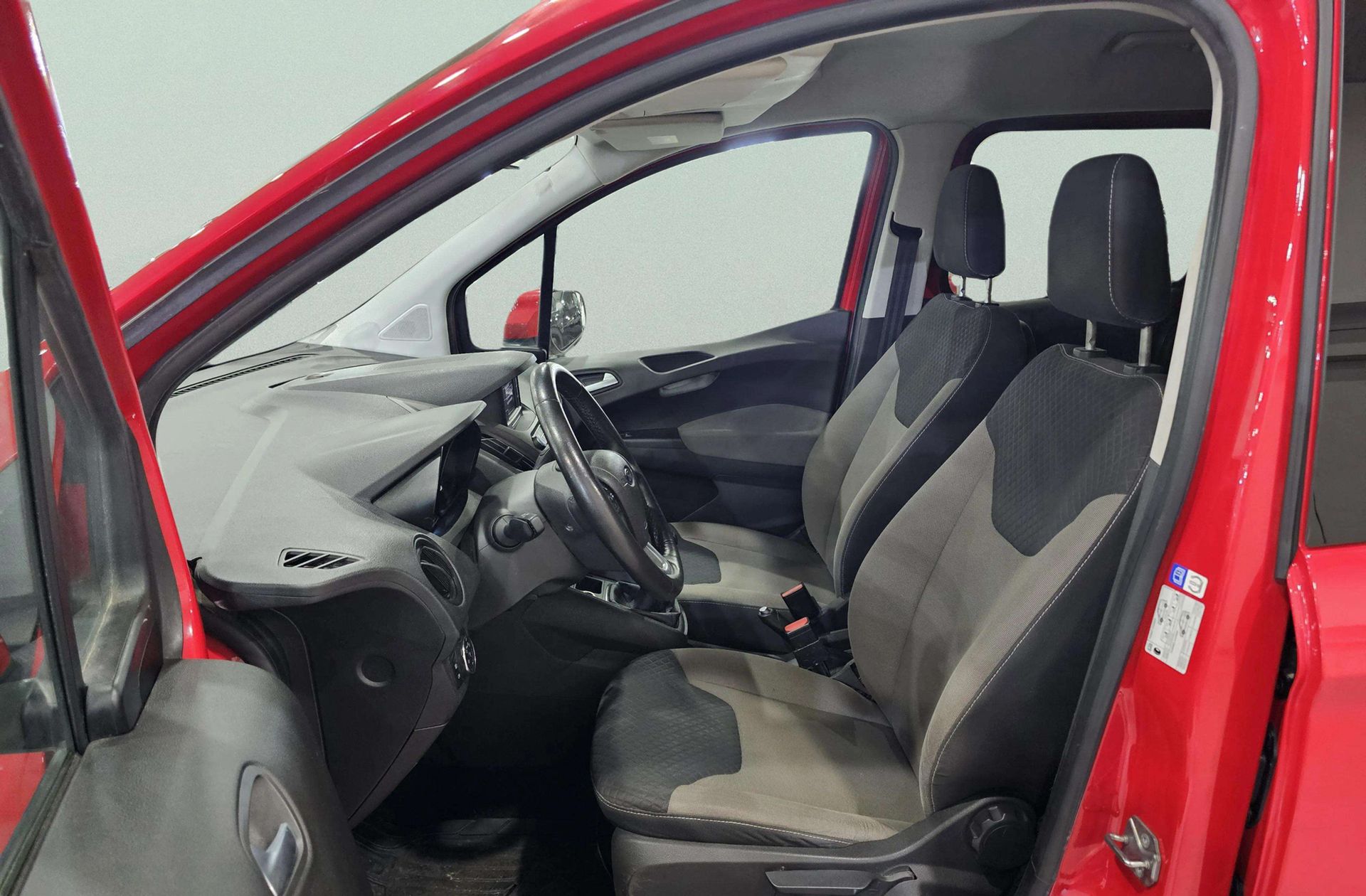 Ford Tourneo Courier 1.0 EcoBoost Trend - foto 8
