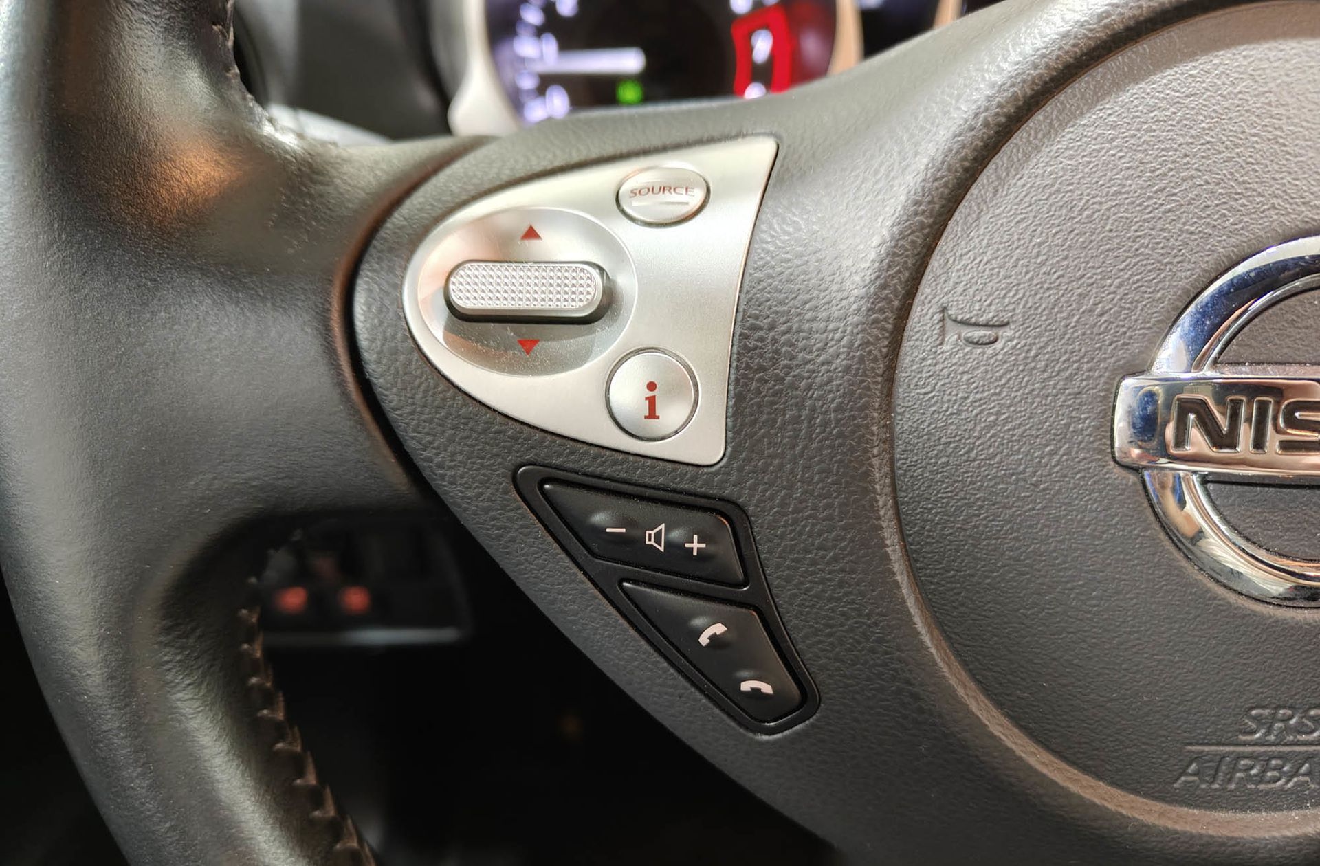 Nissan Juke G Tekna CVT - foto 29