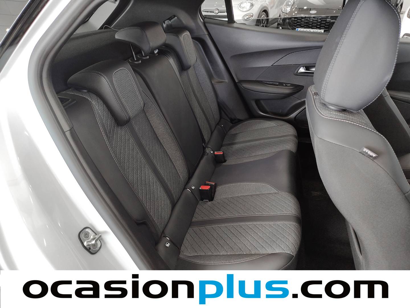 Peugeot 2008 Peugeot 2008 Allure Hybrid eDCS6 (145 CV) km 0