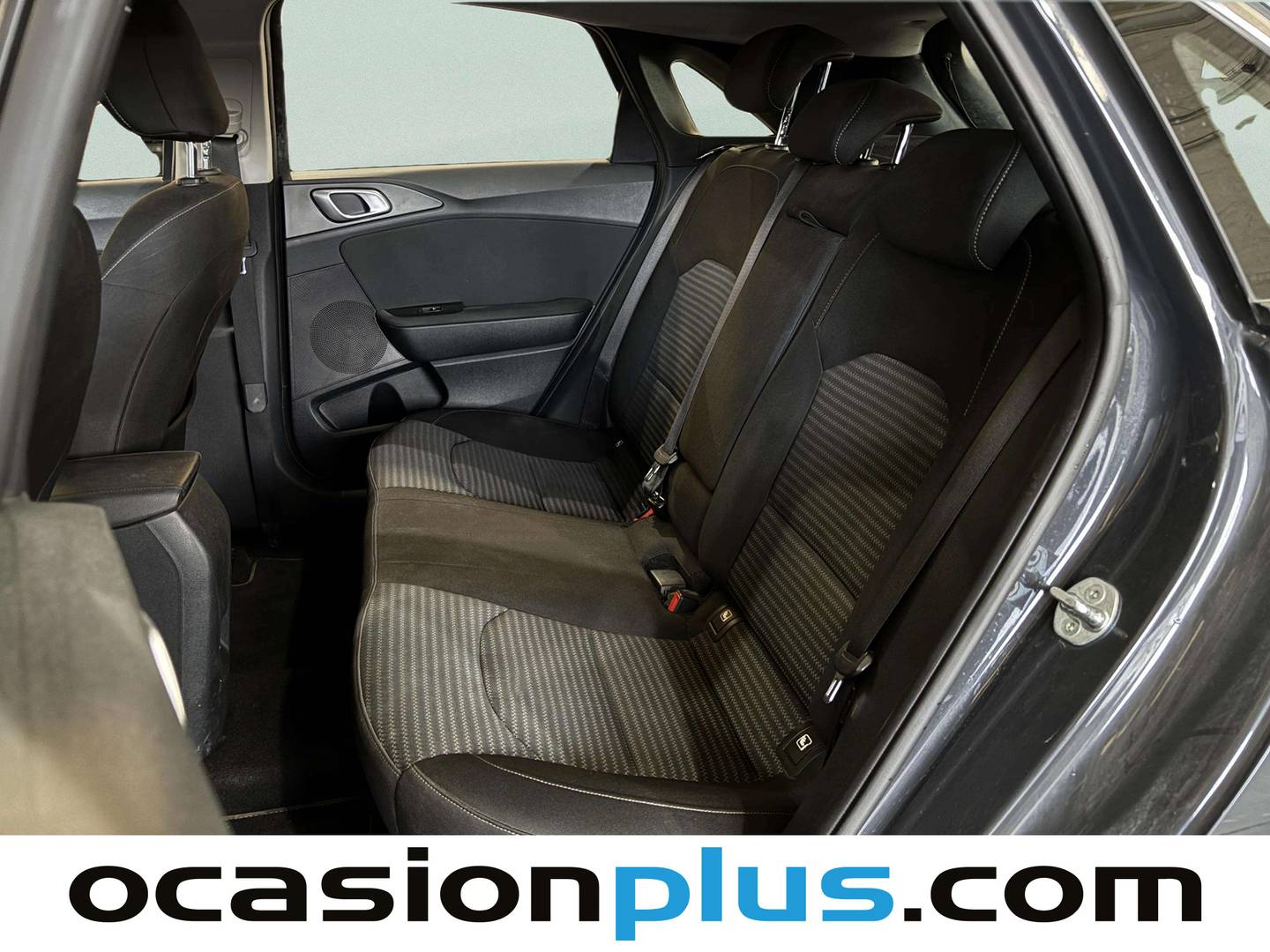 Foto asientos traseros KIA Ceed KIA Ceed 1.6 MHEV iMT Drive (136 CV)