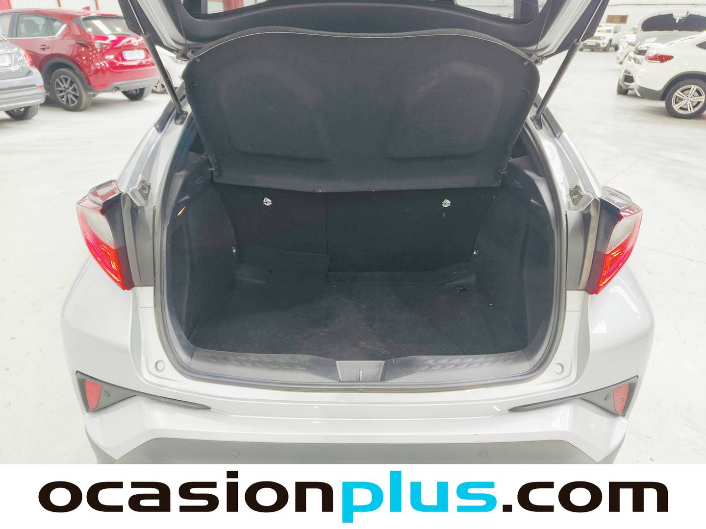 Foto Toyota C-HR Toyota C-HR 1.8 125H Advance (122 CV)