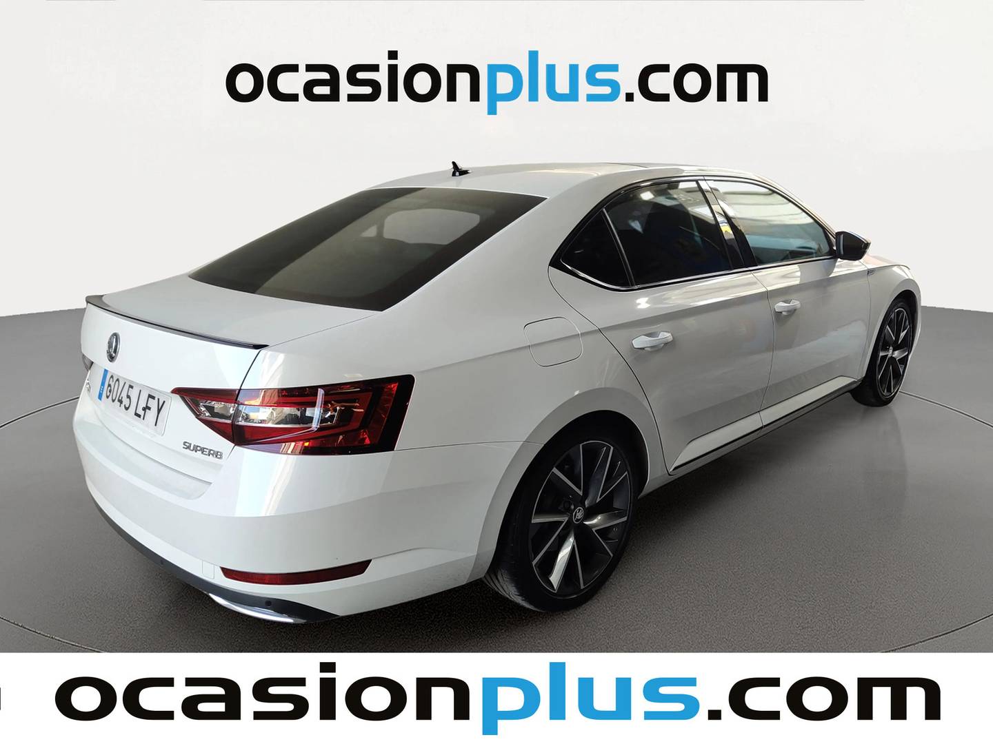 Foto trasera Skoda Superb Skoda Superb 1.5 TSI Sport Line Plus DSG (150 CV) derecha