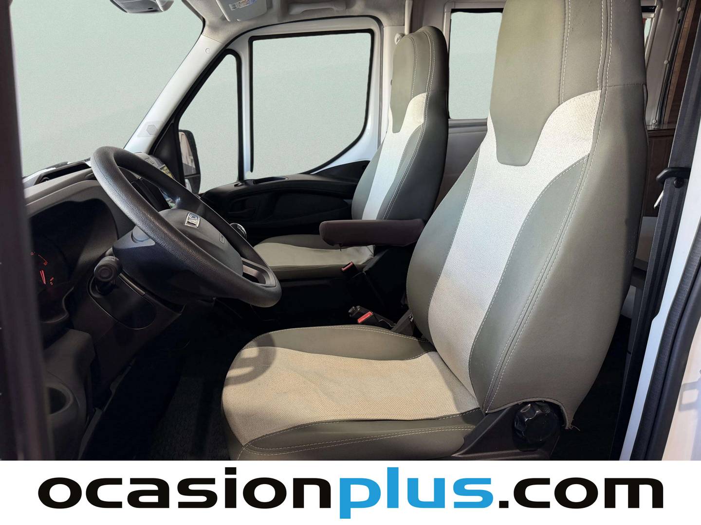 Iveco Daily Iveco Daily 2.3 TD 35S 16S V 3520L/H2 Blue Power (156 CV) 3 Plazas Camperizada de segunda mano