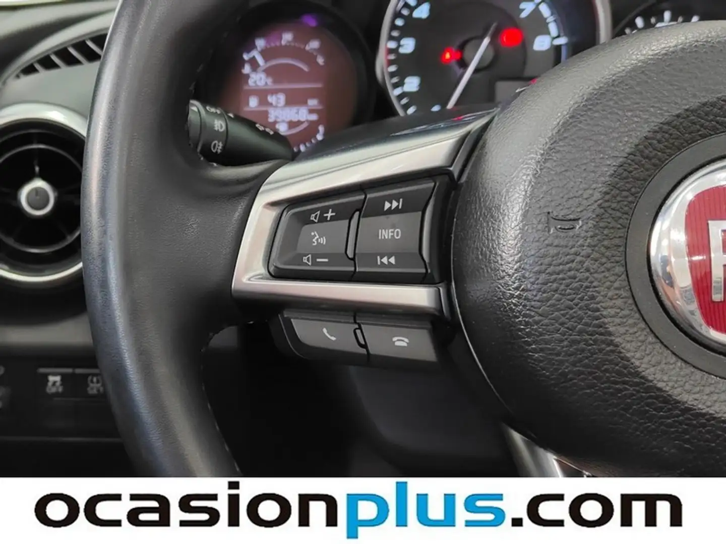 Foto Fiat 124 Spider Fiat 124 Spider 1.4 Multiair Cabrio Lusso (140 CV)