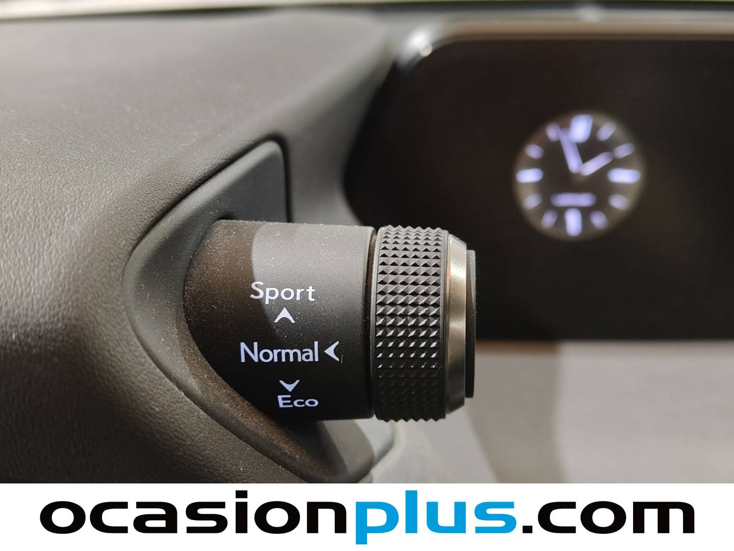 Foto Lexus UX Lexus UX 250h Business 2WD (184 CV)