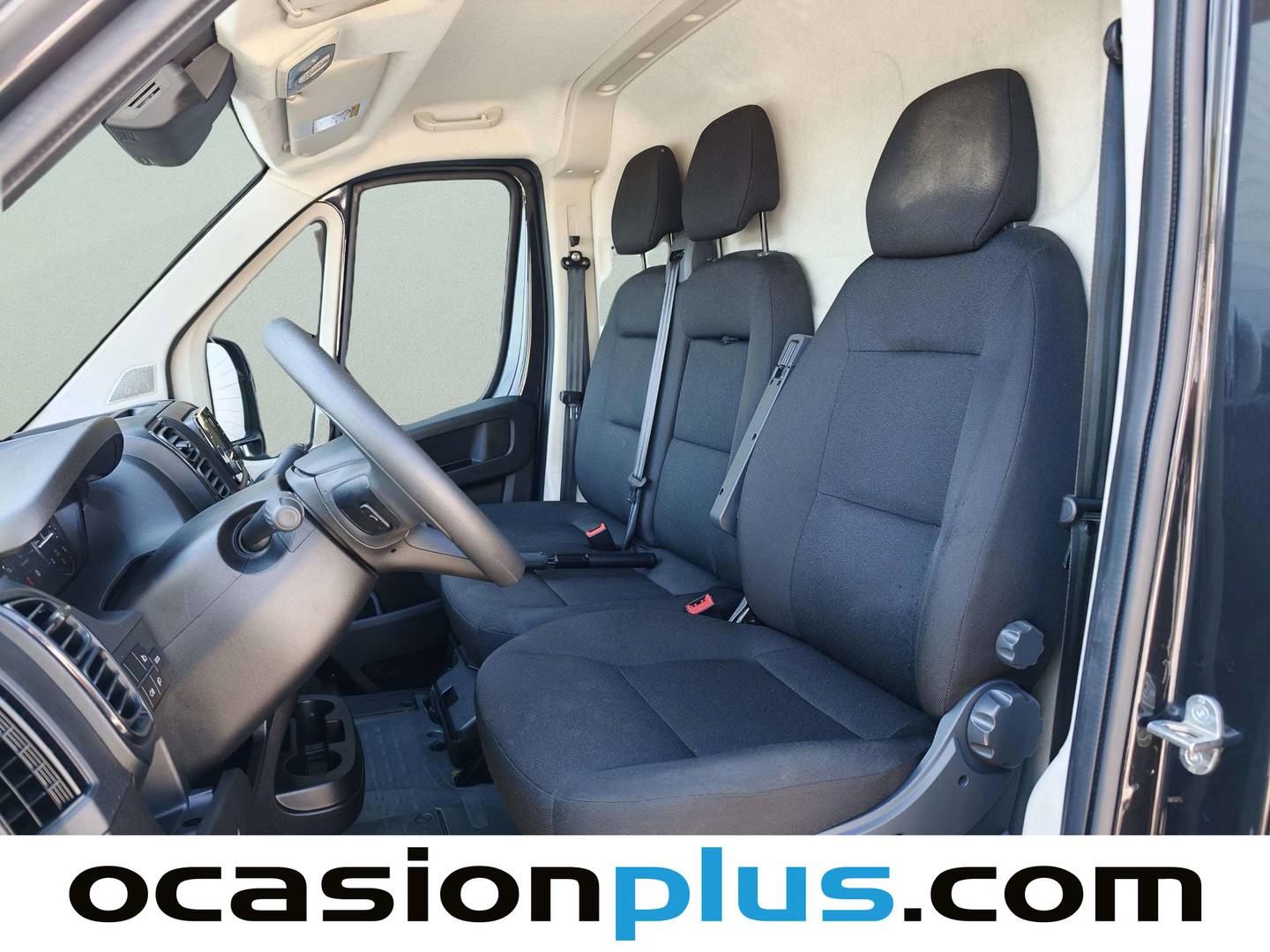 Foto asientos delanteros Citroën Jumper Citroën Jumper BlueHDi 140 35 L3H2 (140 CV) 3 Plazas