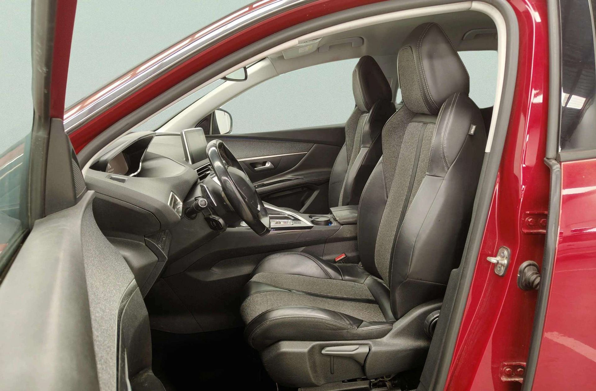 Peugeot 3008 PureTech 130 Allure EAT6 - foto 12