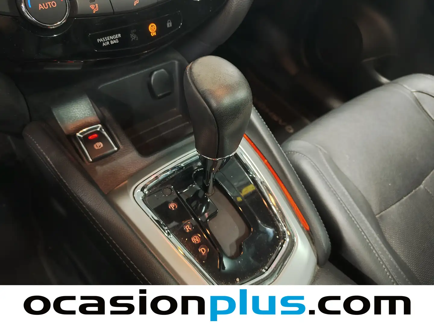 Foto Nissan QASHQAI Nissan Qashqai DIG-T 115 Tekna 4x2 Xtronic (115 CV)