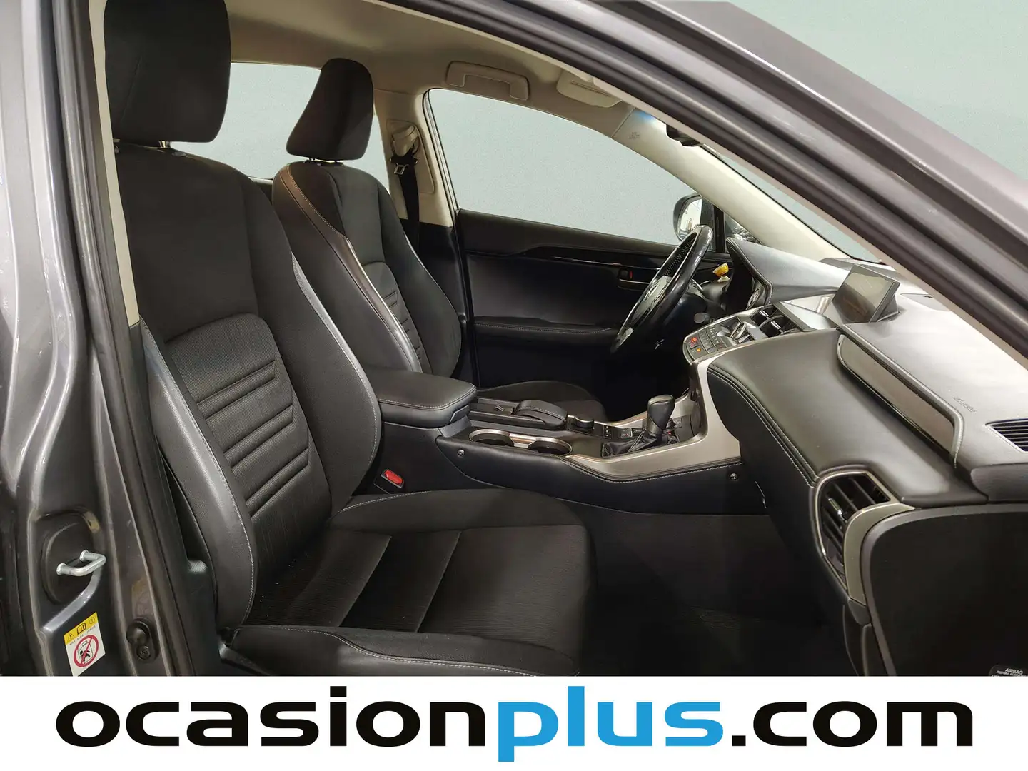 Foto Lexus NX Lexus NX 300h Corporate 2WD (197 CV)