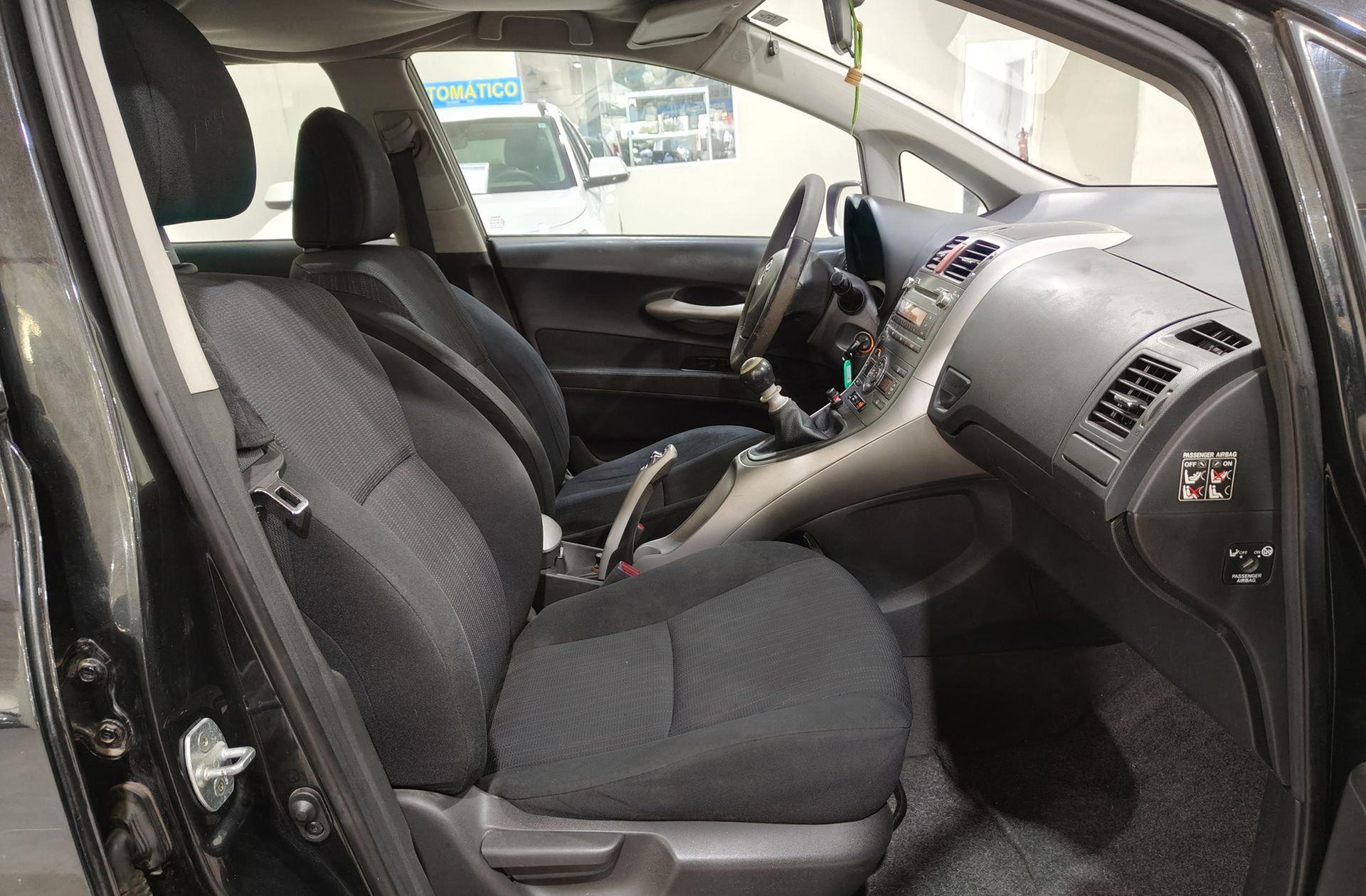Toyota Auris 1.33 VVT-I Dual Live - foto 14