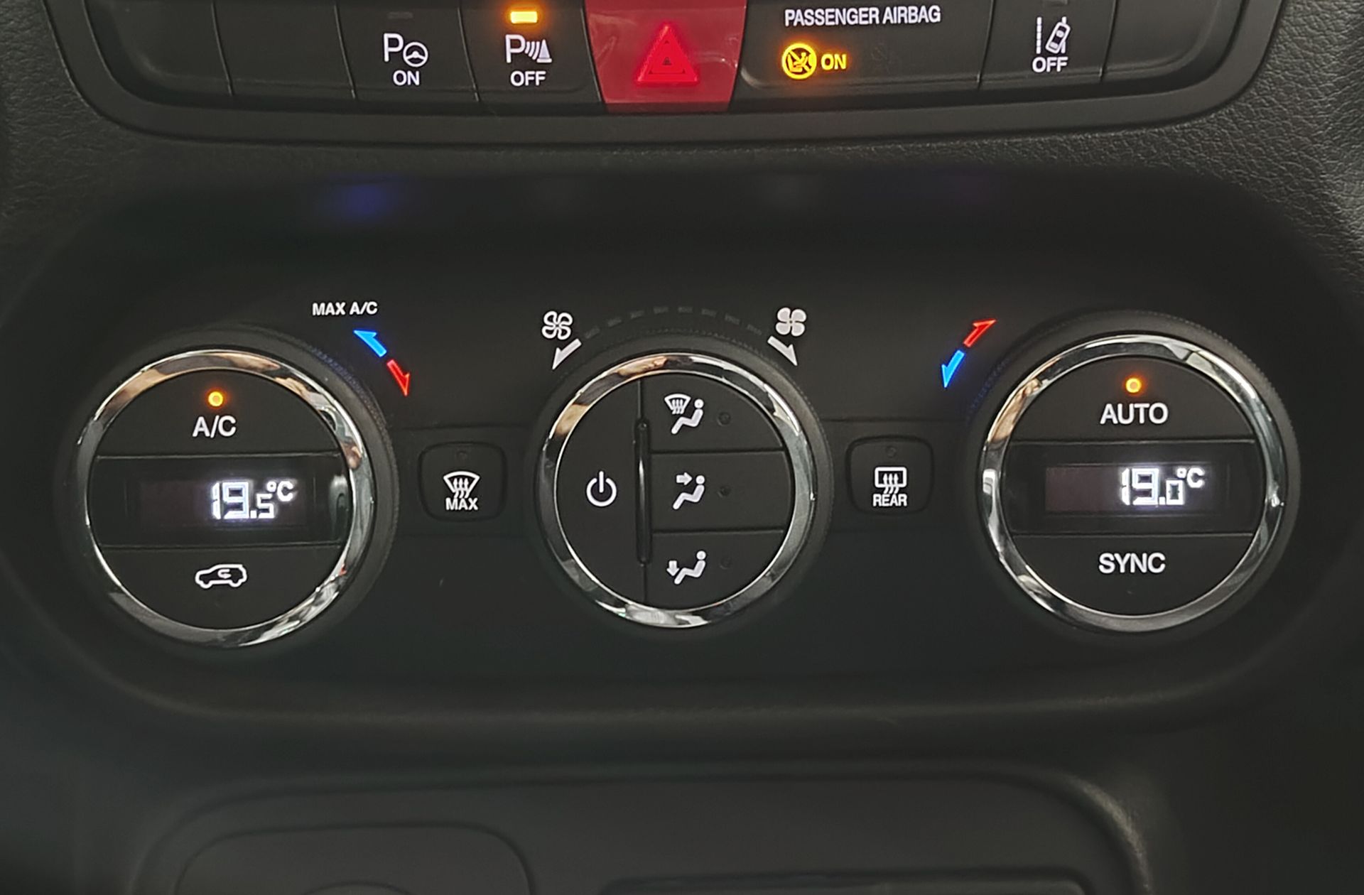 Jeep Renegade 2.0 MultiJet Limited 4x4 AD Low - foto 34