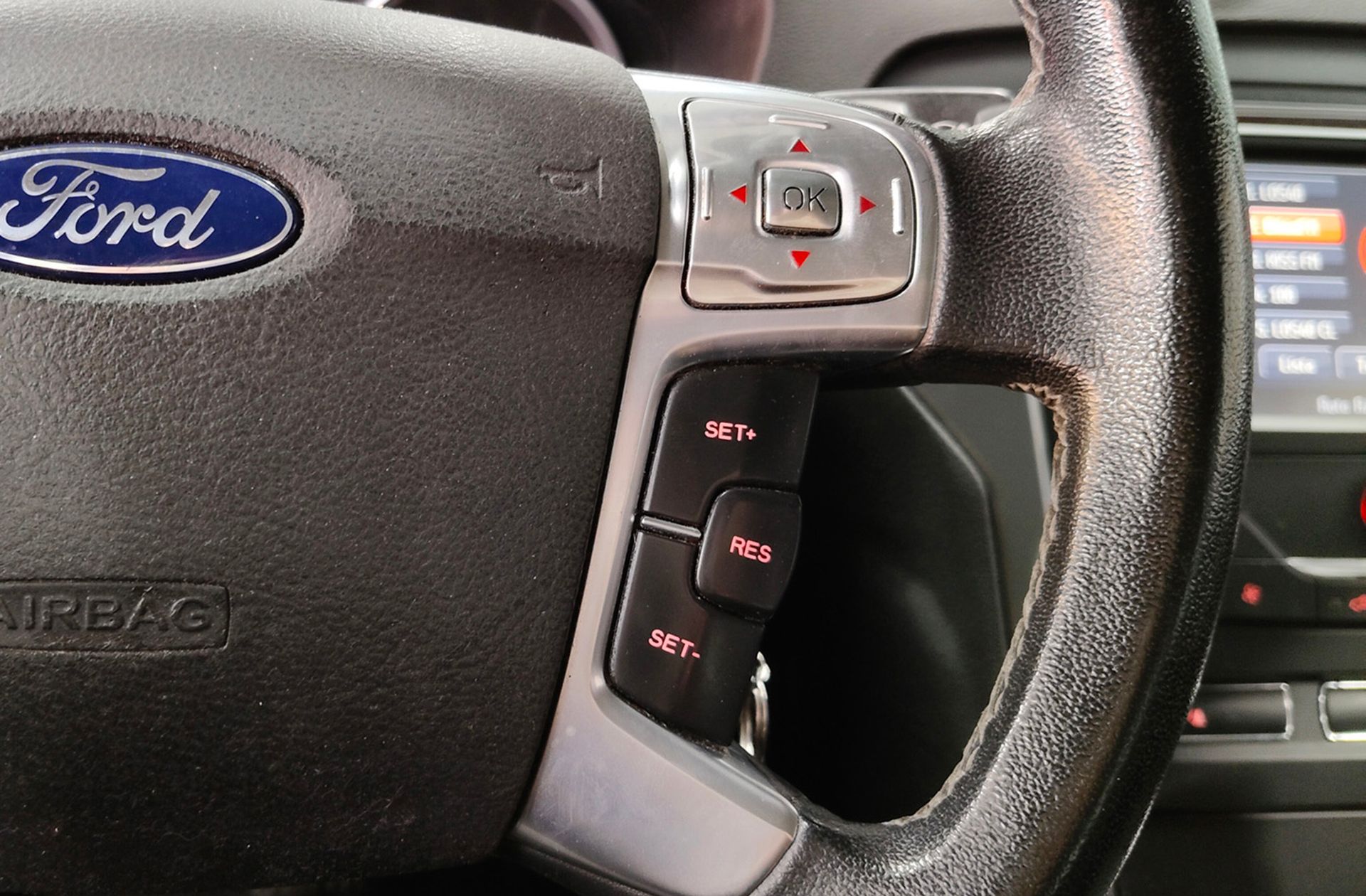 Ford Mondeo SportBreak 2.0 TDCi Limited Edition - foto 24