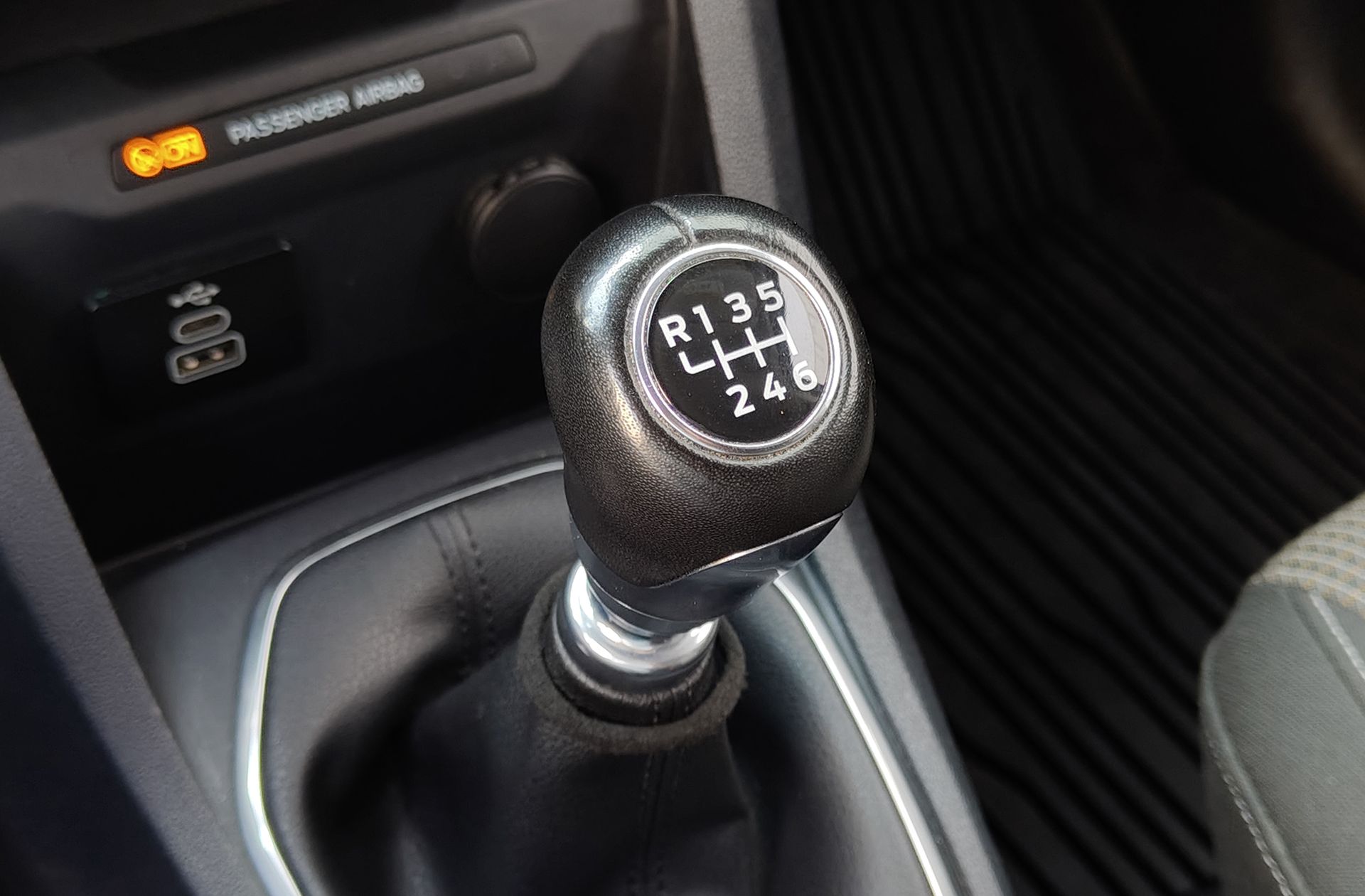 Ford Tourneo Courier 1.0 EcoBoost Trend - foto 5