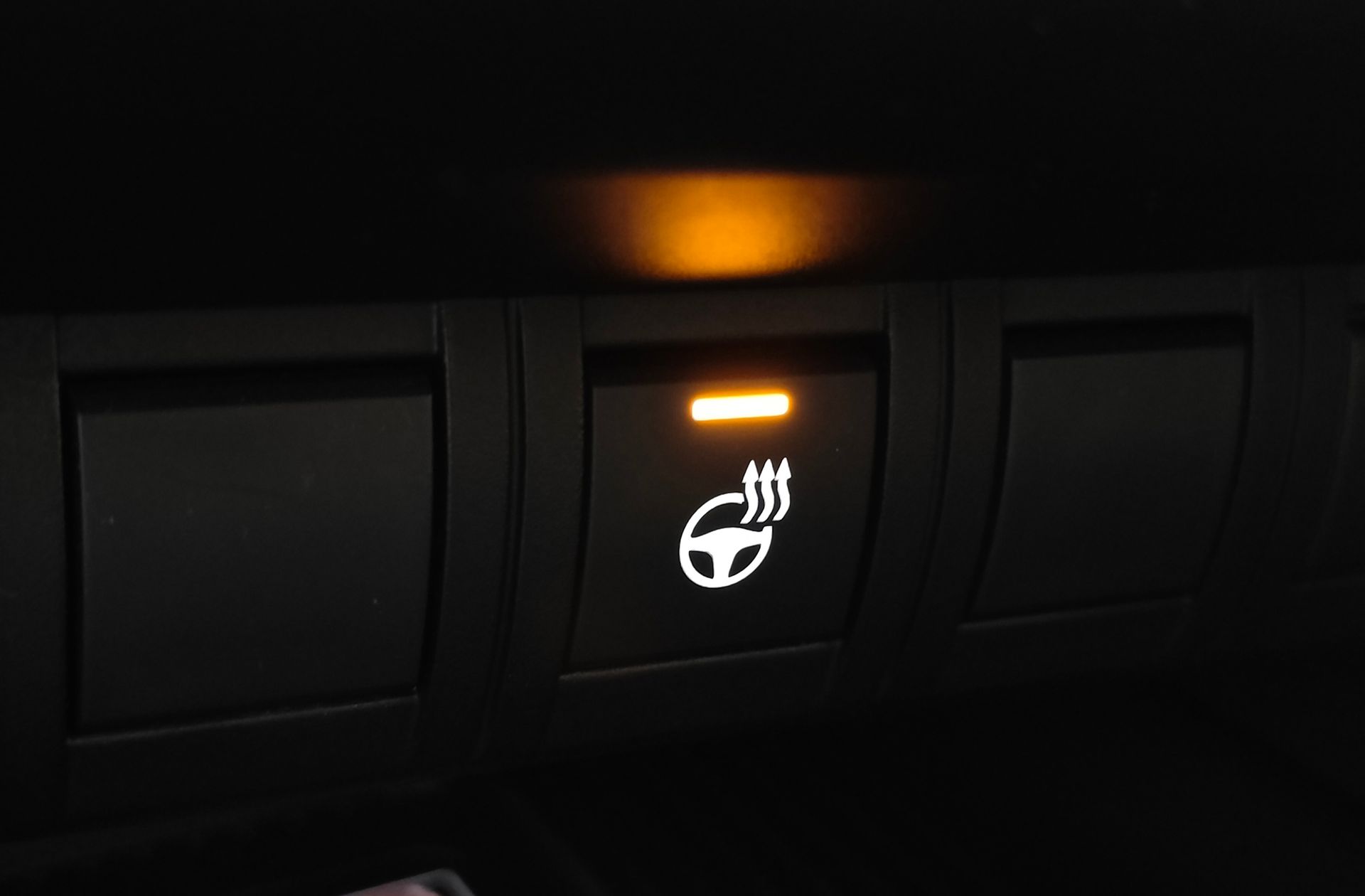 Toyota C-HR 220PH GR Sport - foto 33