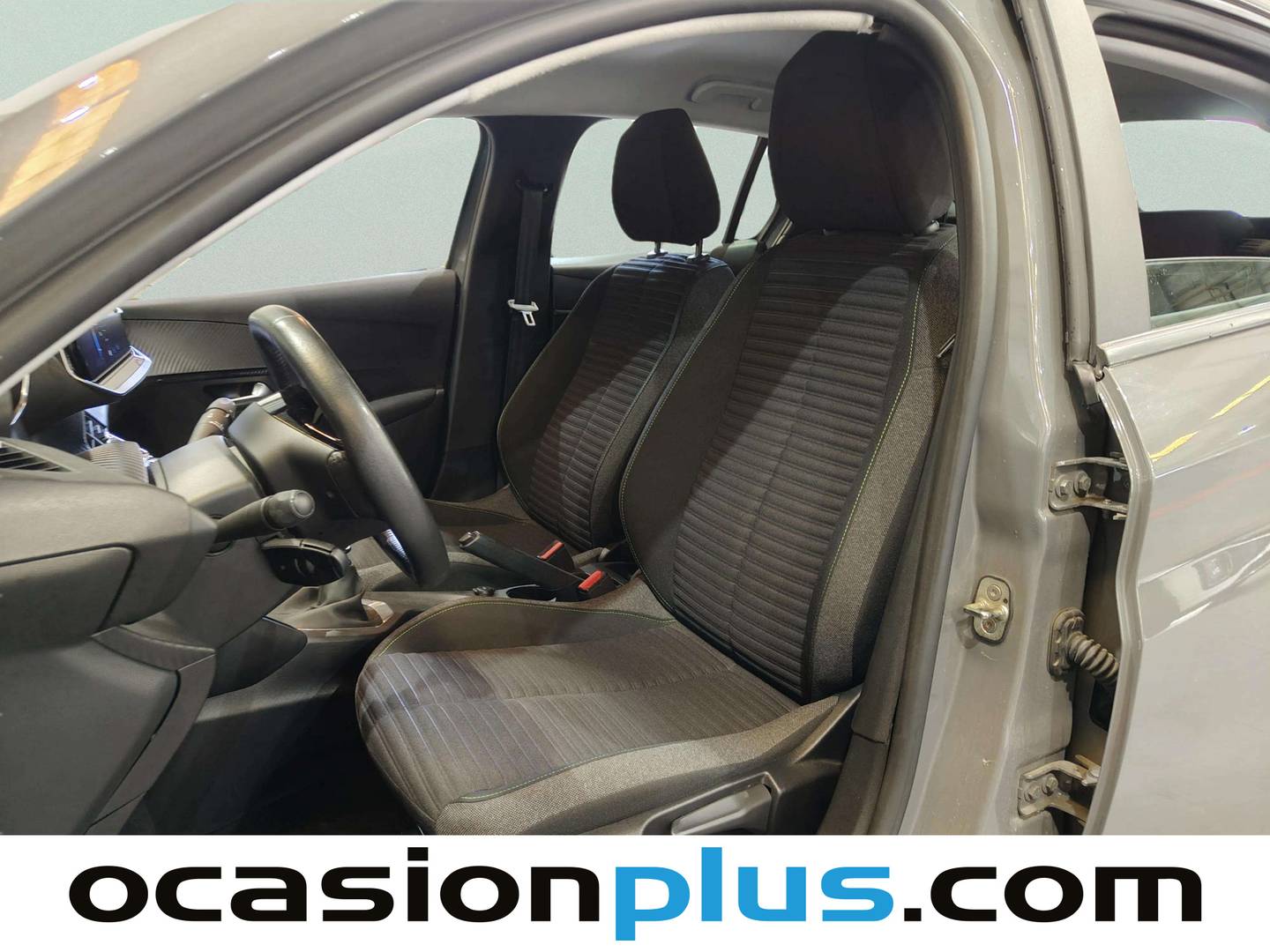 Foto asientos delanteros Peugeot 208 Peugeot 208 PureTech 100 Active (100 CV)